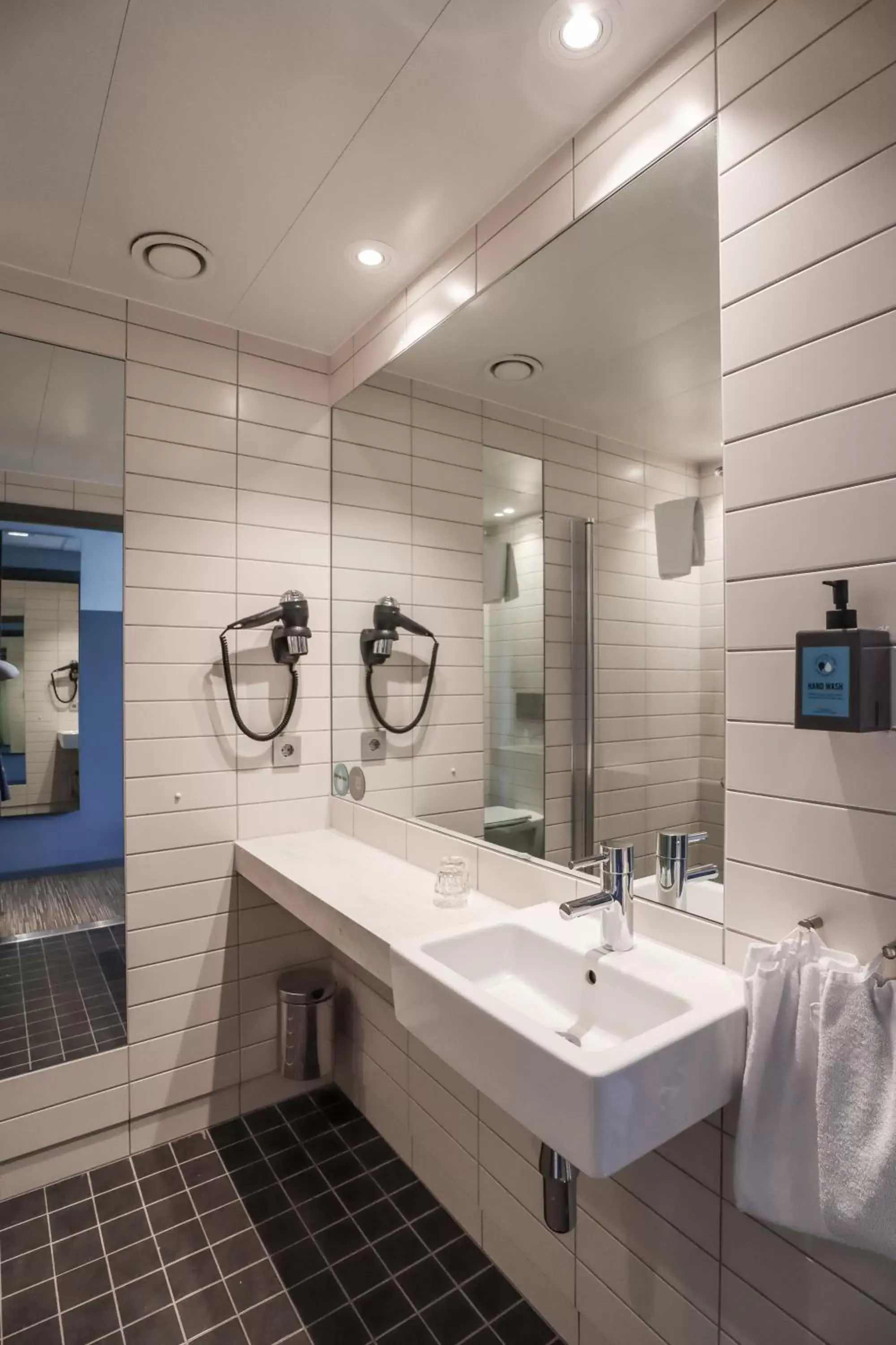 Toilet, Bathroom in Comfort Hotel Malmö