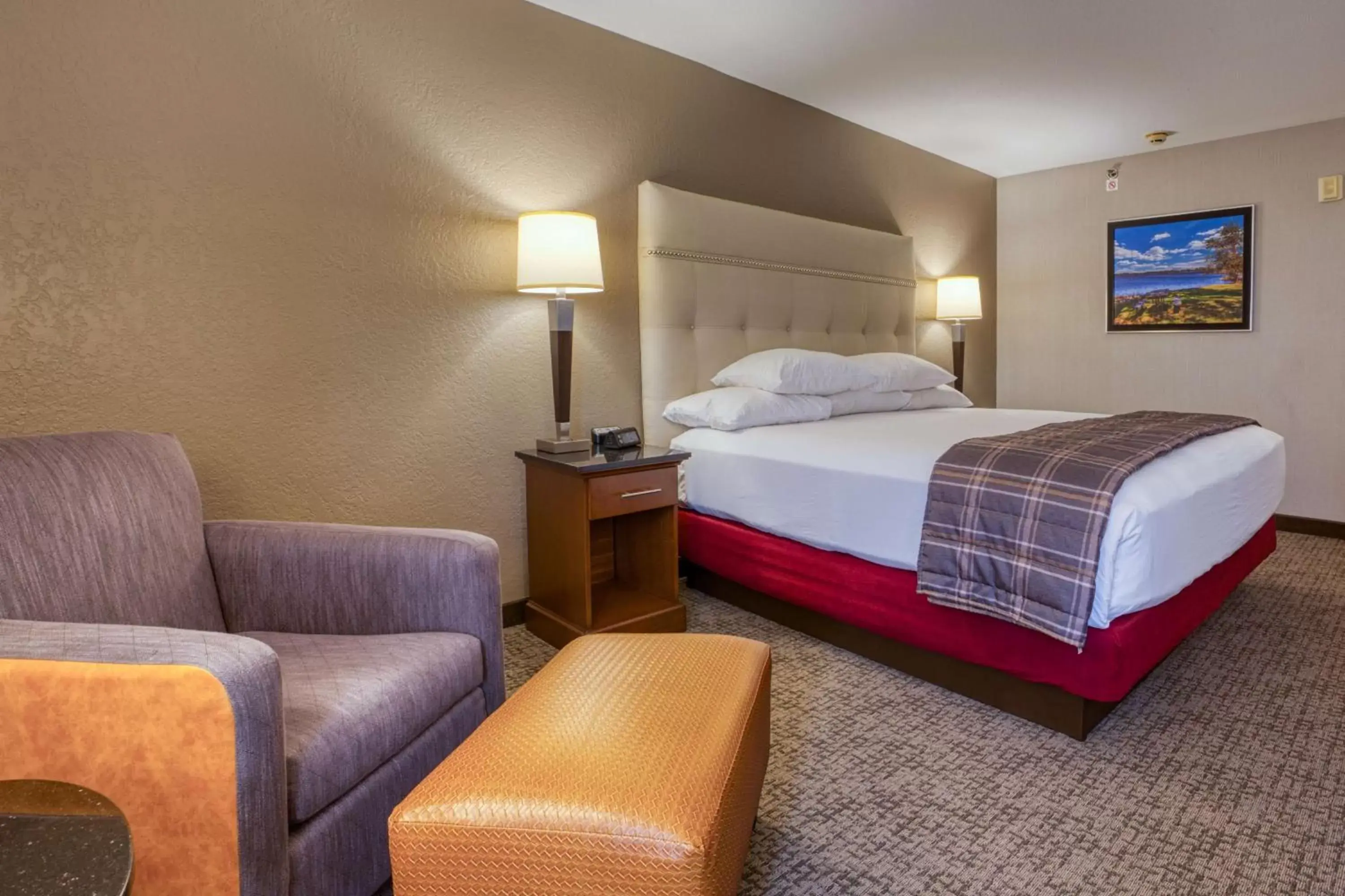 Superior King Room - Accessible, Tub in Drury Inn & Suites St. Louis - Fairview Heights Superior King Room - Accessible, Tub in Drury Inn & Suites St. Louis - Fairview Heights