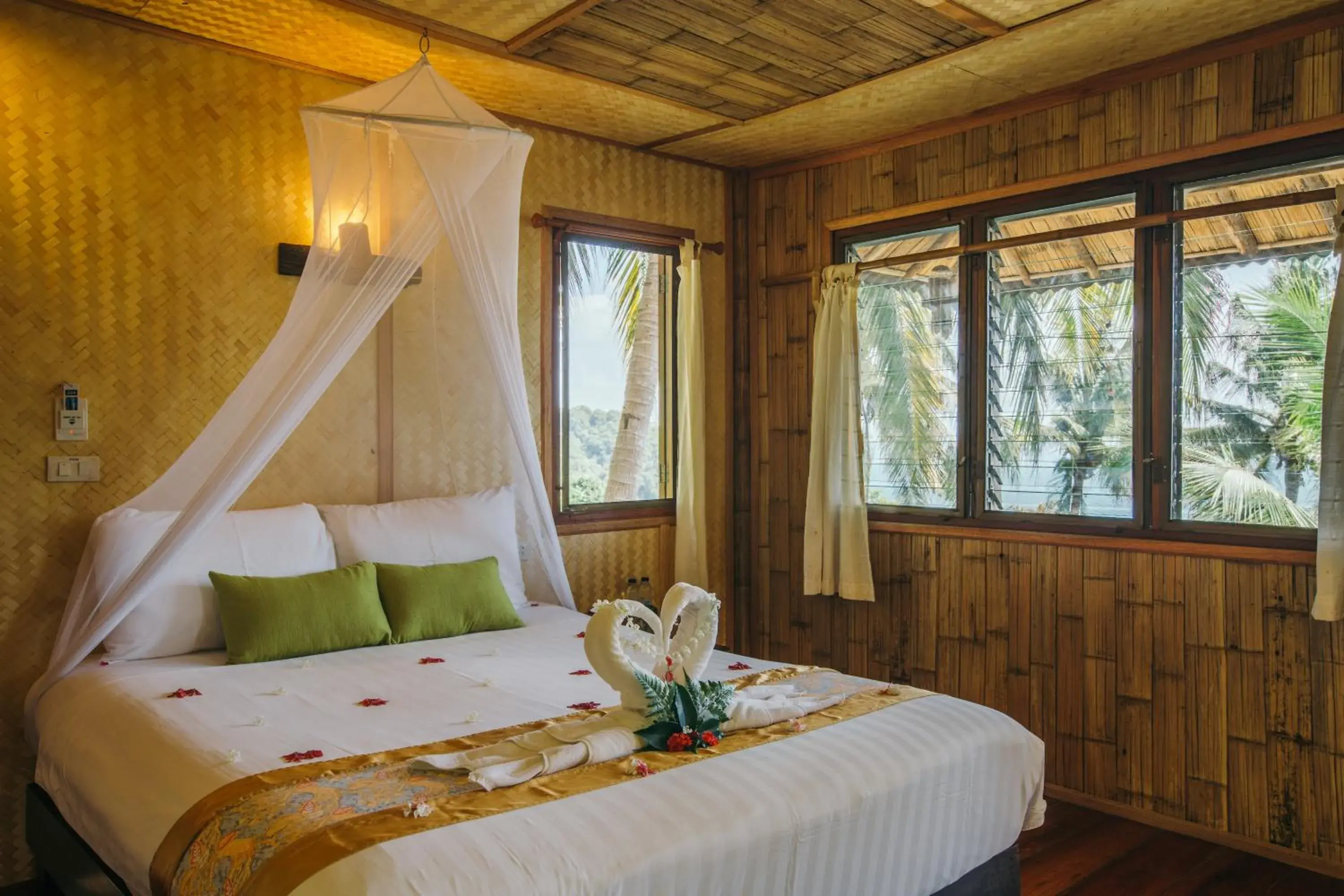 Bed in Railay Garden View Resort