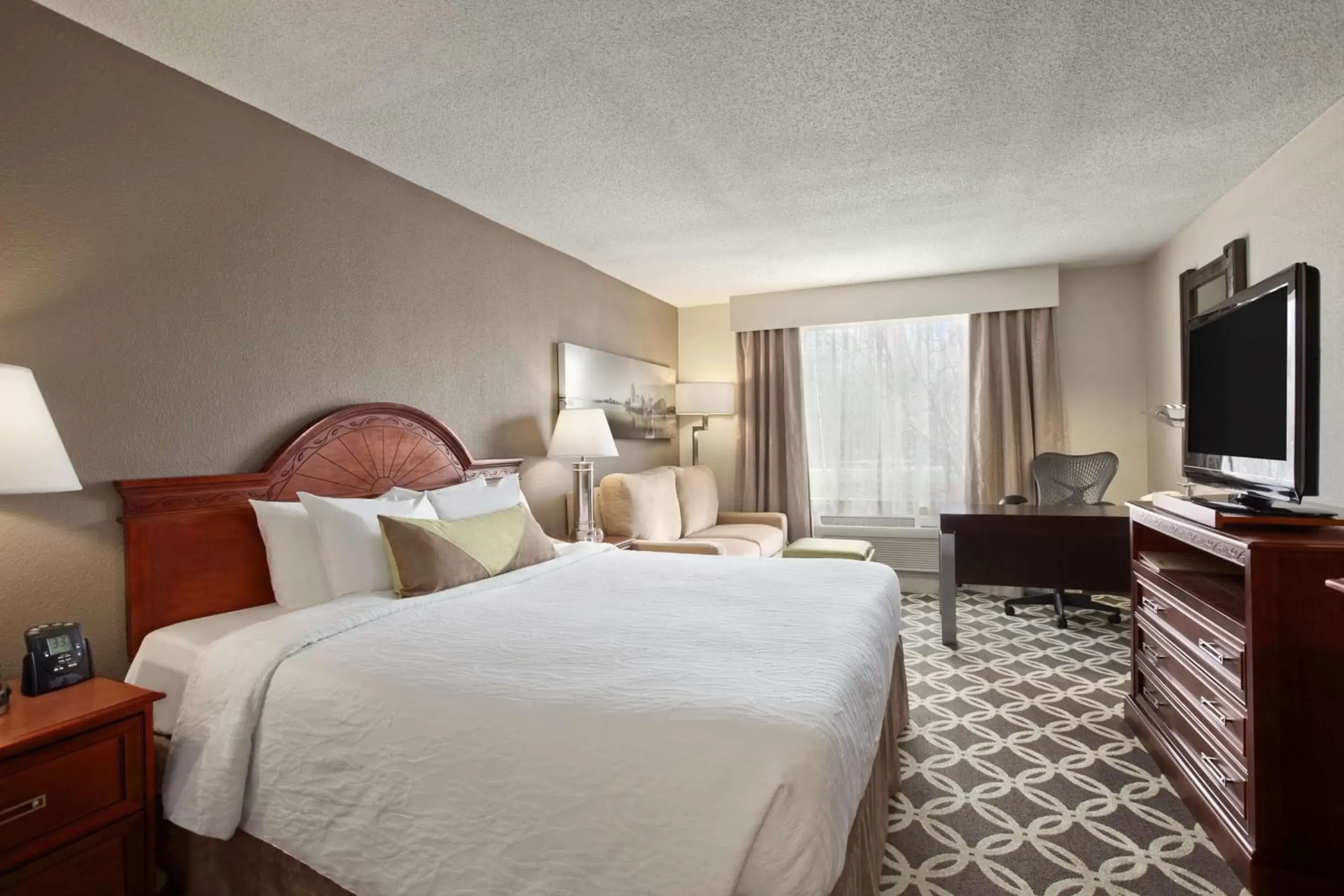 Bed in Hilton Garden Inn Boston-Burlington