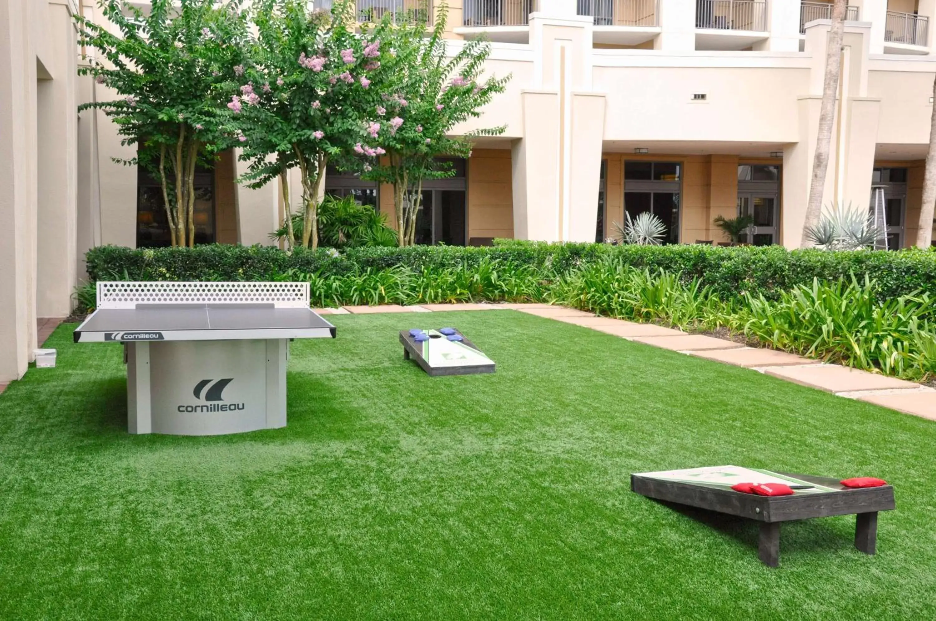 Property building, Garden in Hilton Grand Vacations Club Las Palmeras Orlando