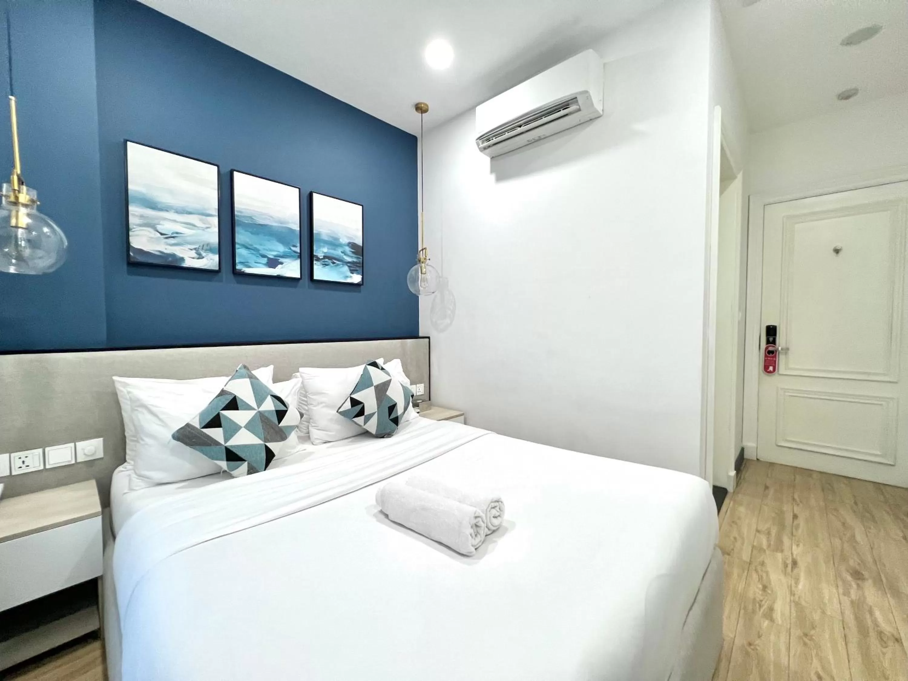 Photo of the whole room, Bed in Helen Fin Inn & Apartment