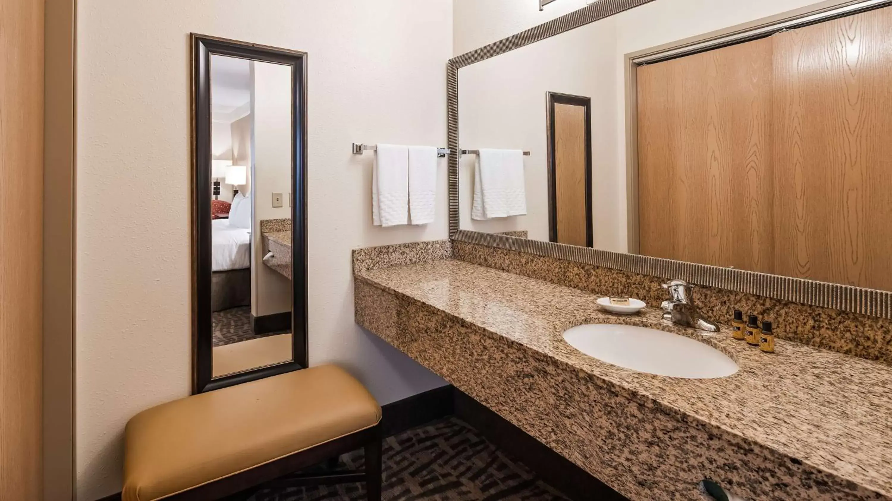 Bedroom, Bathroom in Best Western Plus Peoria