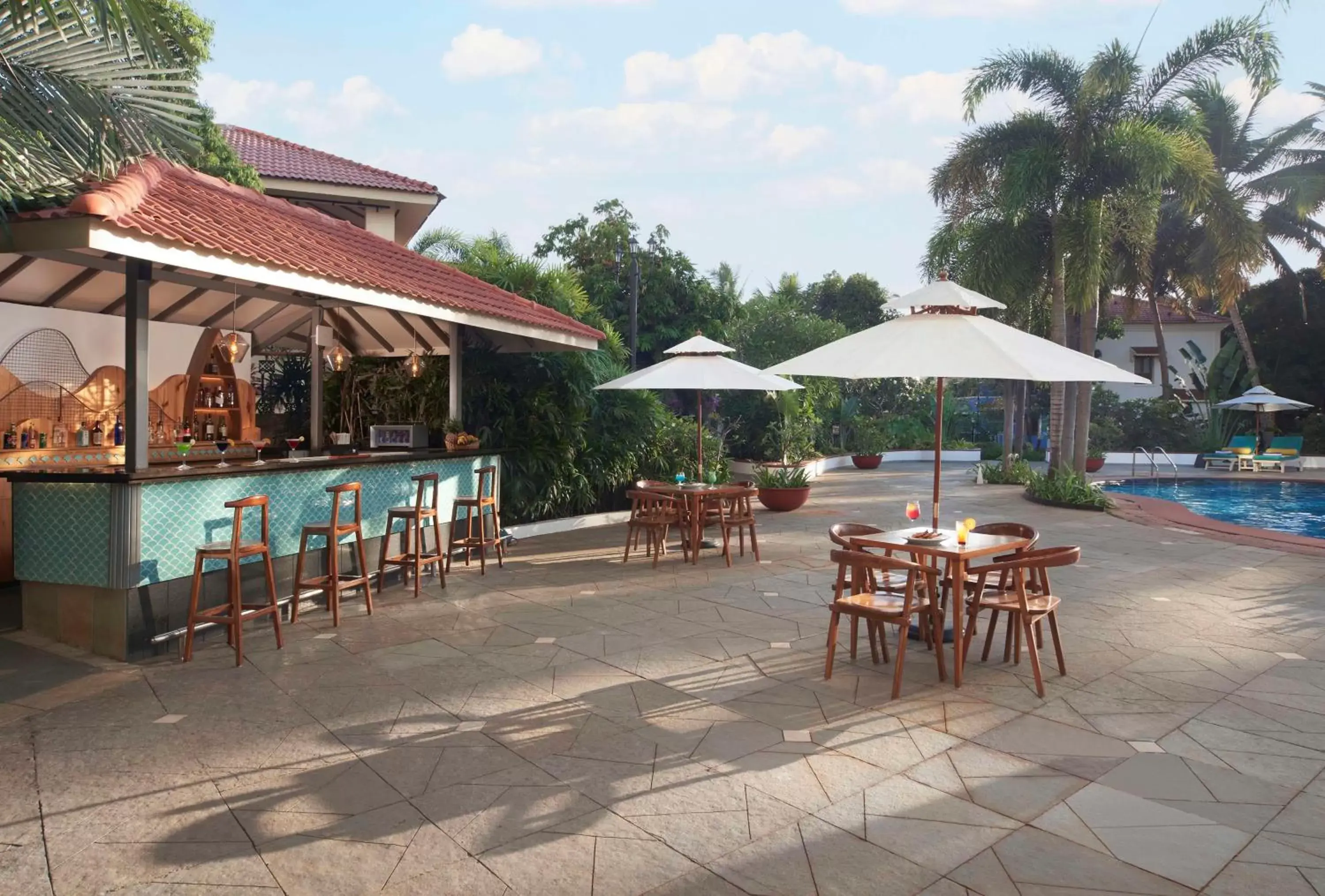Lounge or bar, Restaurant/Places to Eat in Radisson Blu Resort, Goa