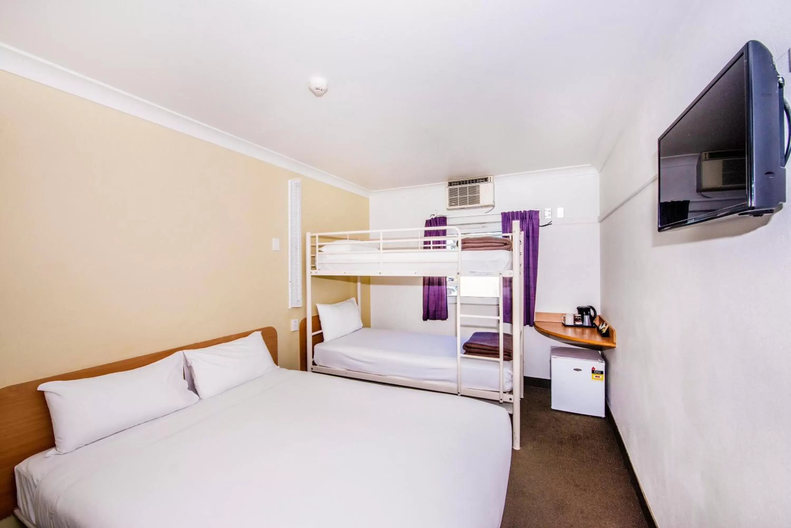 Photo of the whole room, Bunk Bed in ibis Budget - Dubbo