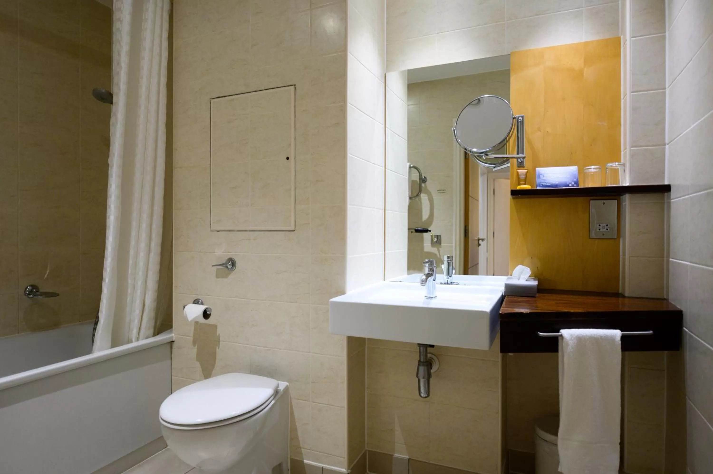 Toilet in The Angel Hotel