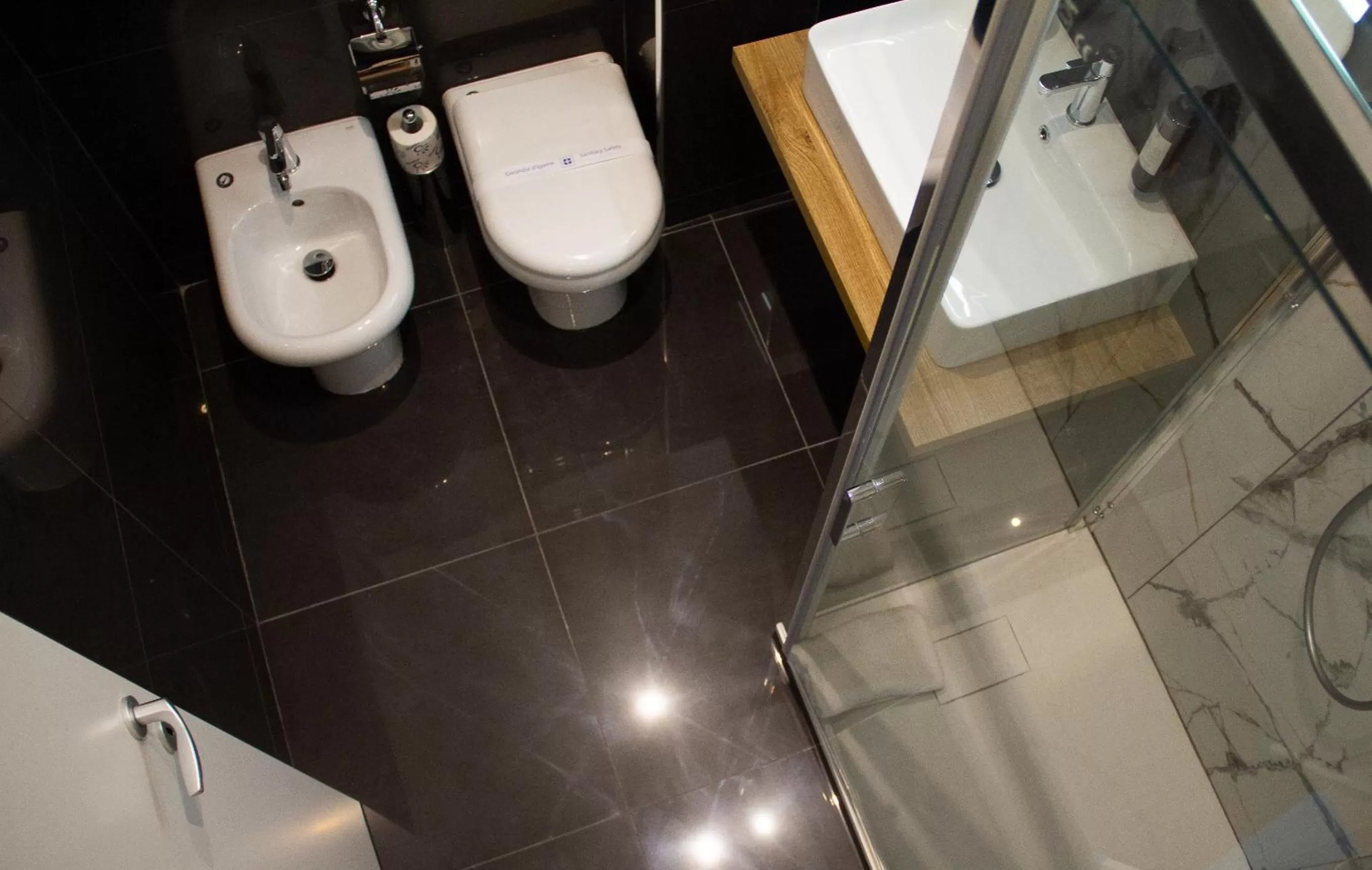 Shower in Michelangelo Vatican Rooms