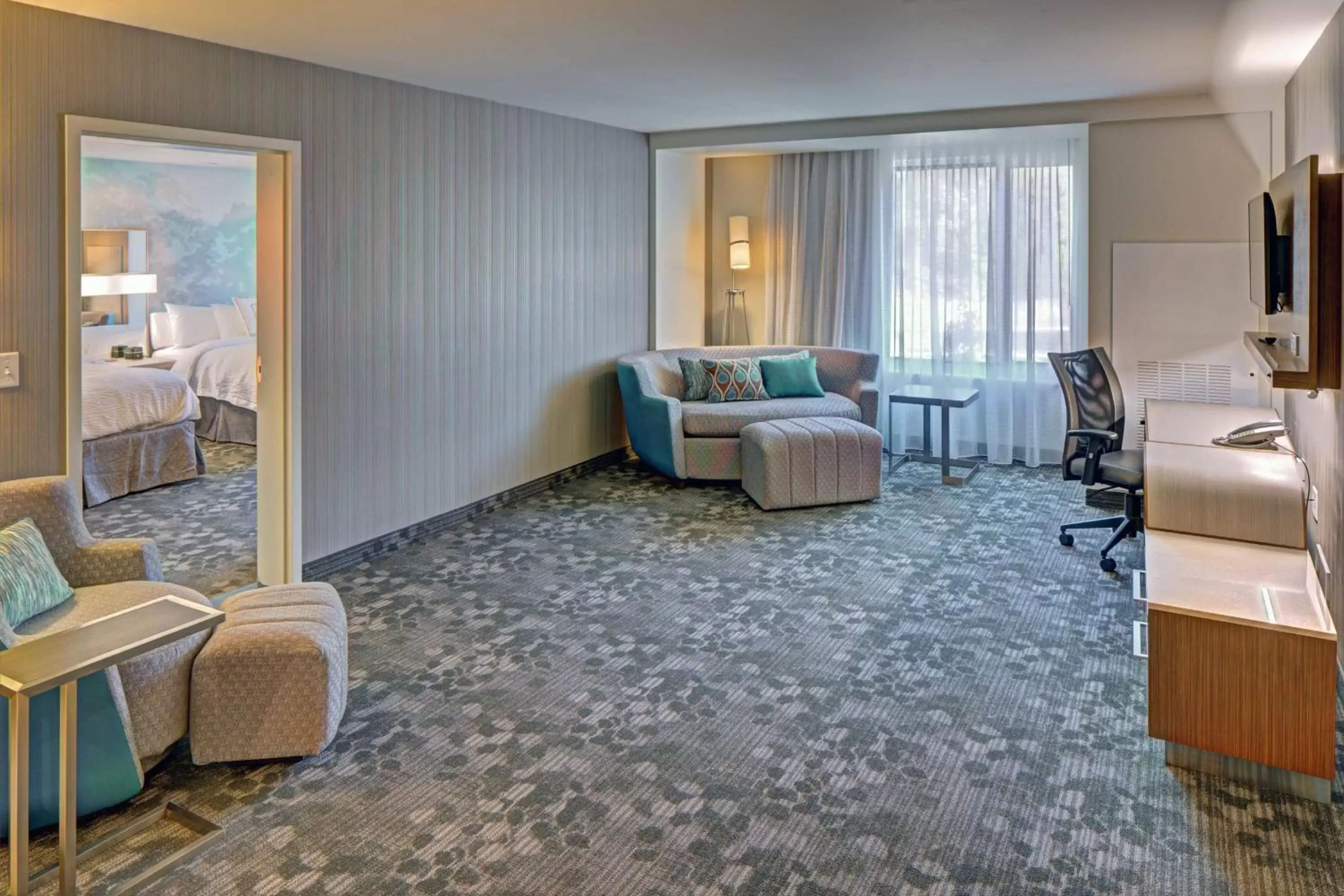 Living room, Seating Area in Courtyard by Marriott Appleton Riverfront