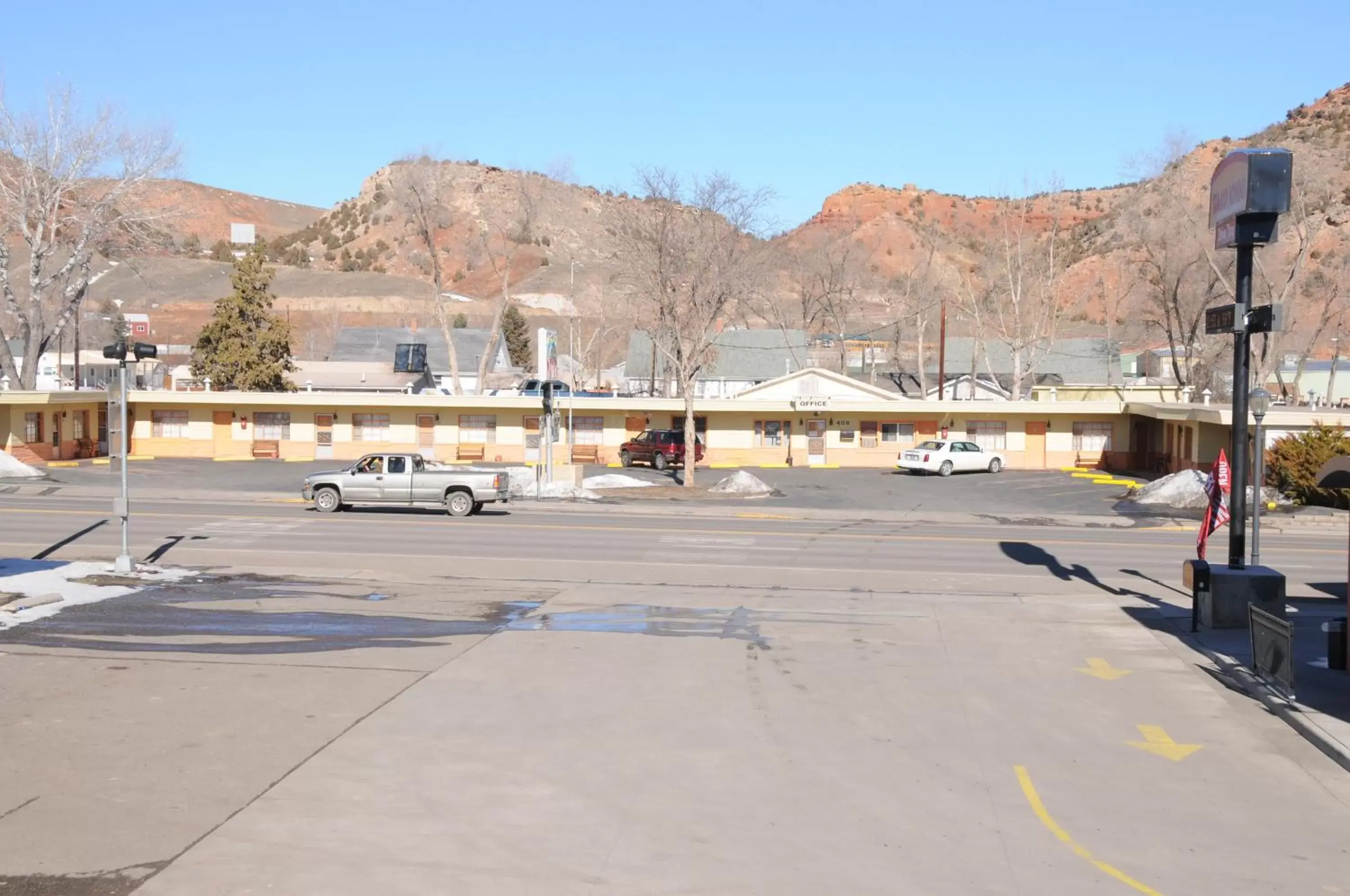 Facade/entrance in Rainbow Motel