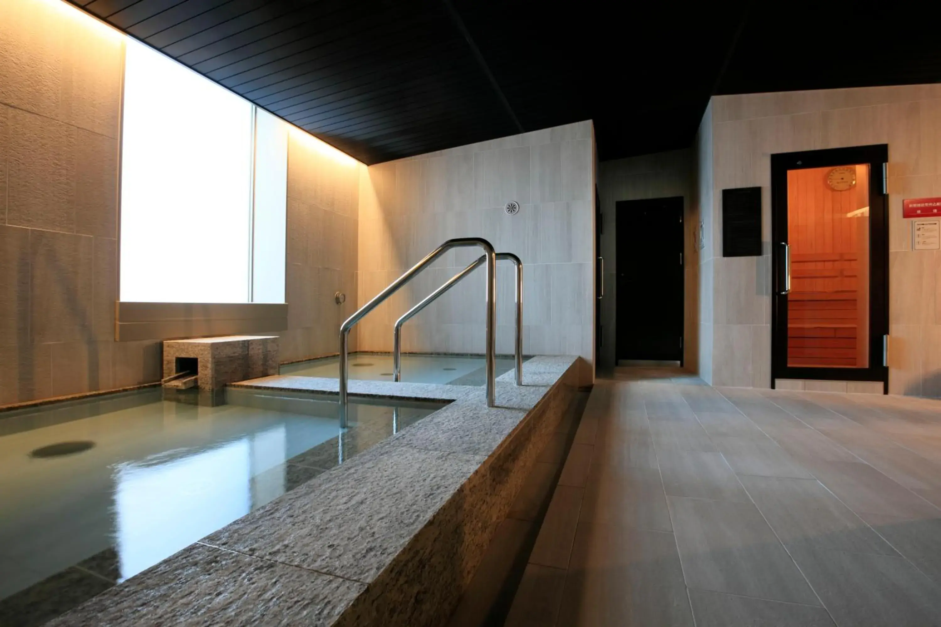 Sauna, Swimming Pool in Hotel Collective