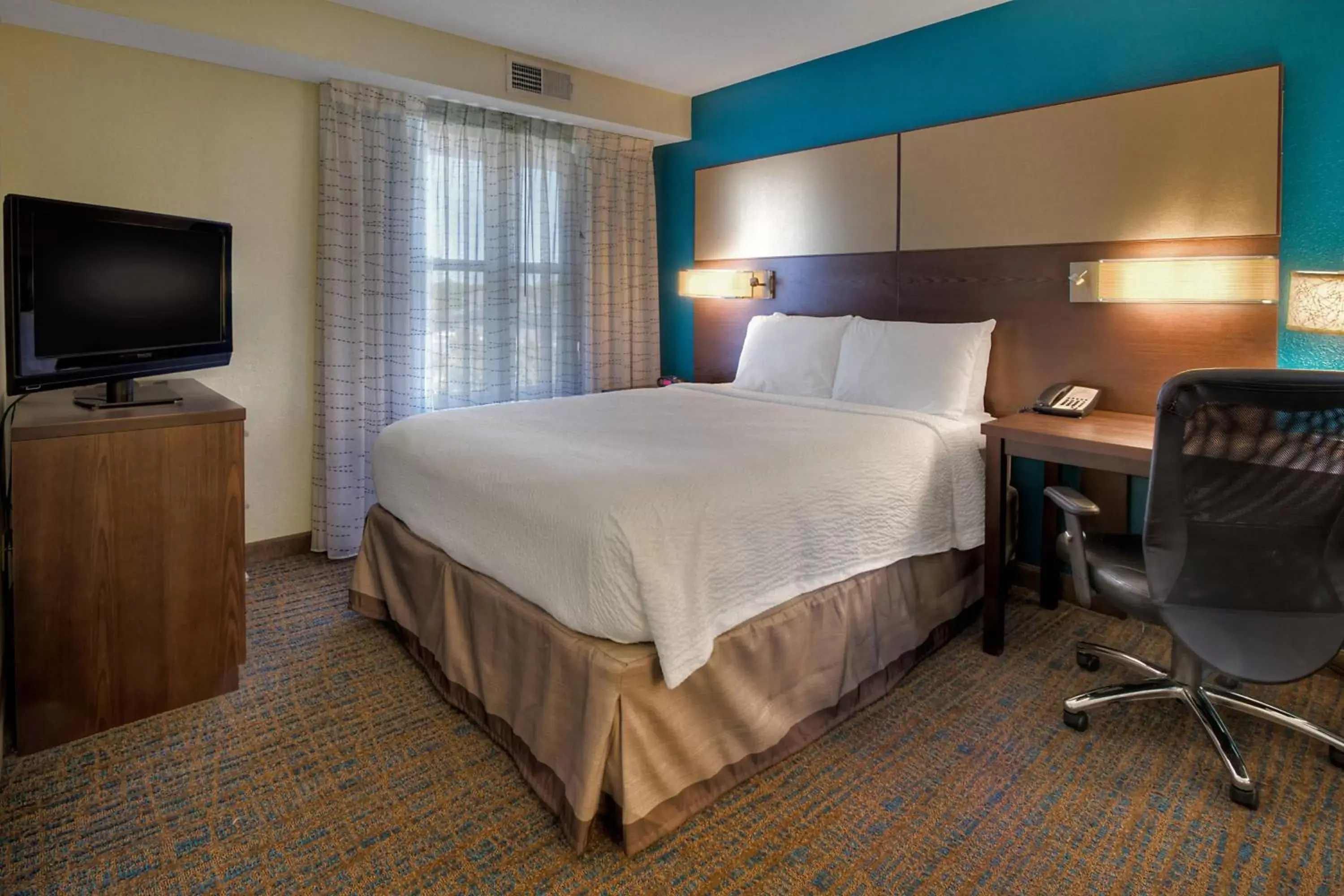 Photo of the whole room, Bed in Residence Inn Memphis Germantown