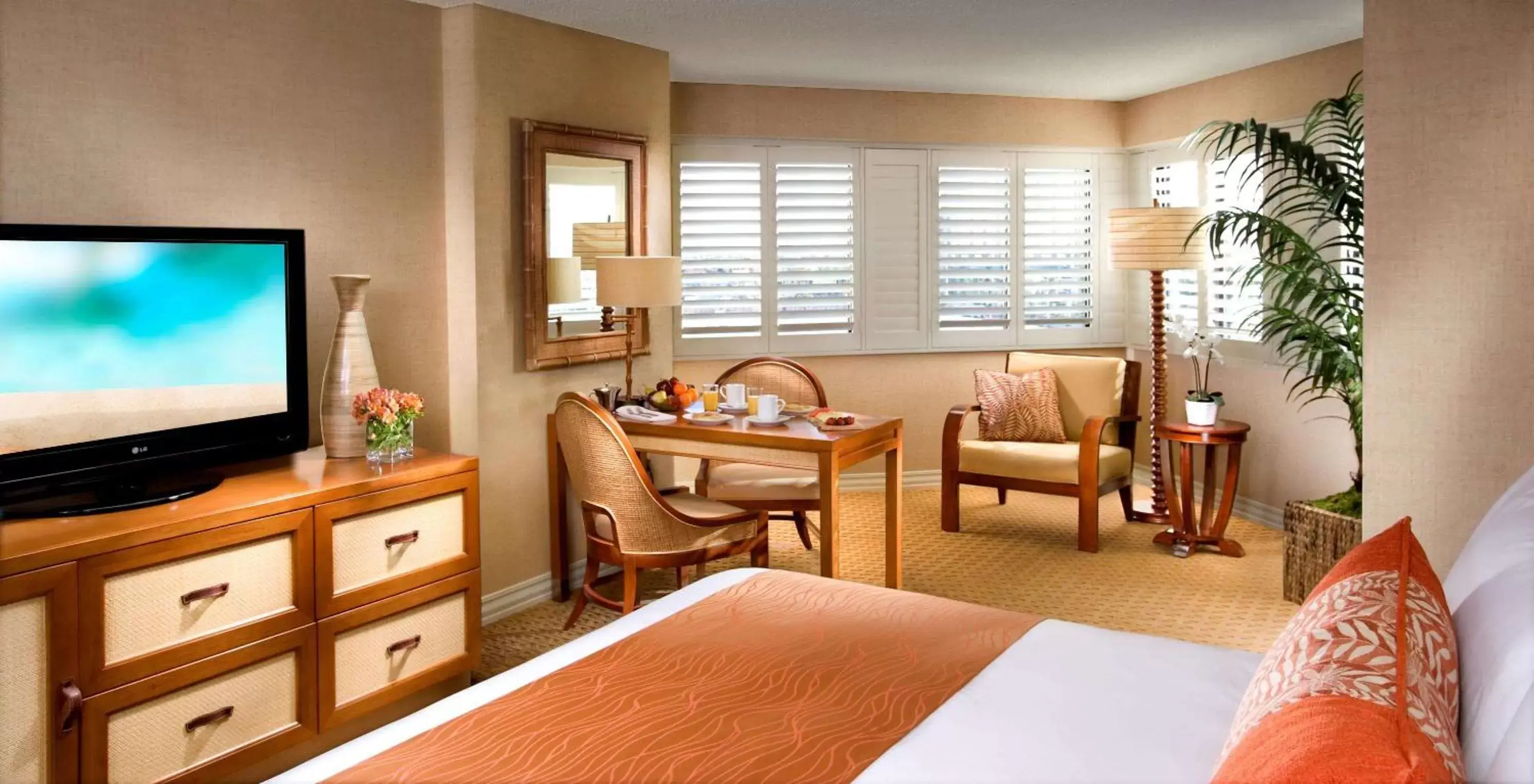 Bedroom, TV/Entertainment Center in Tropicana Las Vegas a DoubleTree by Hilton Resort & Casino - Free Parking
