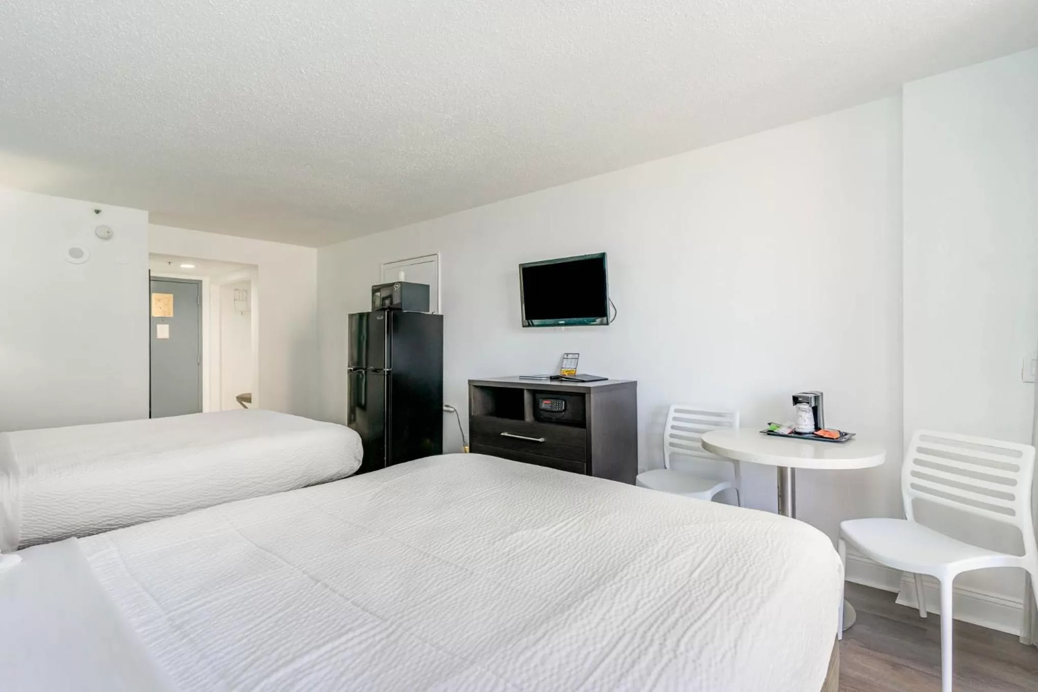 Bedroom in Sun N Sand Resort