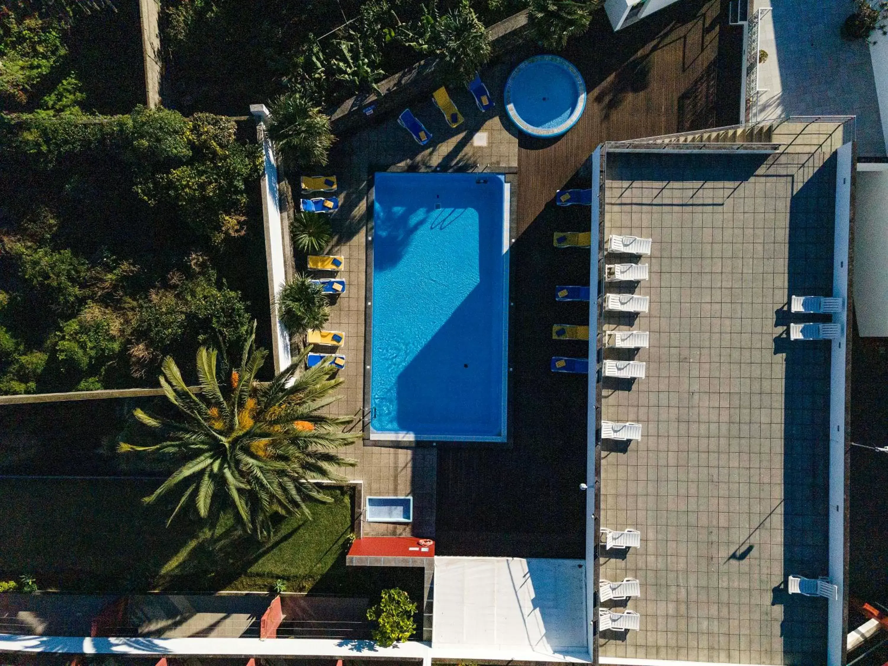 Patio, Pool View in Antillia Hotel