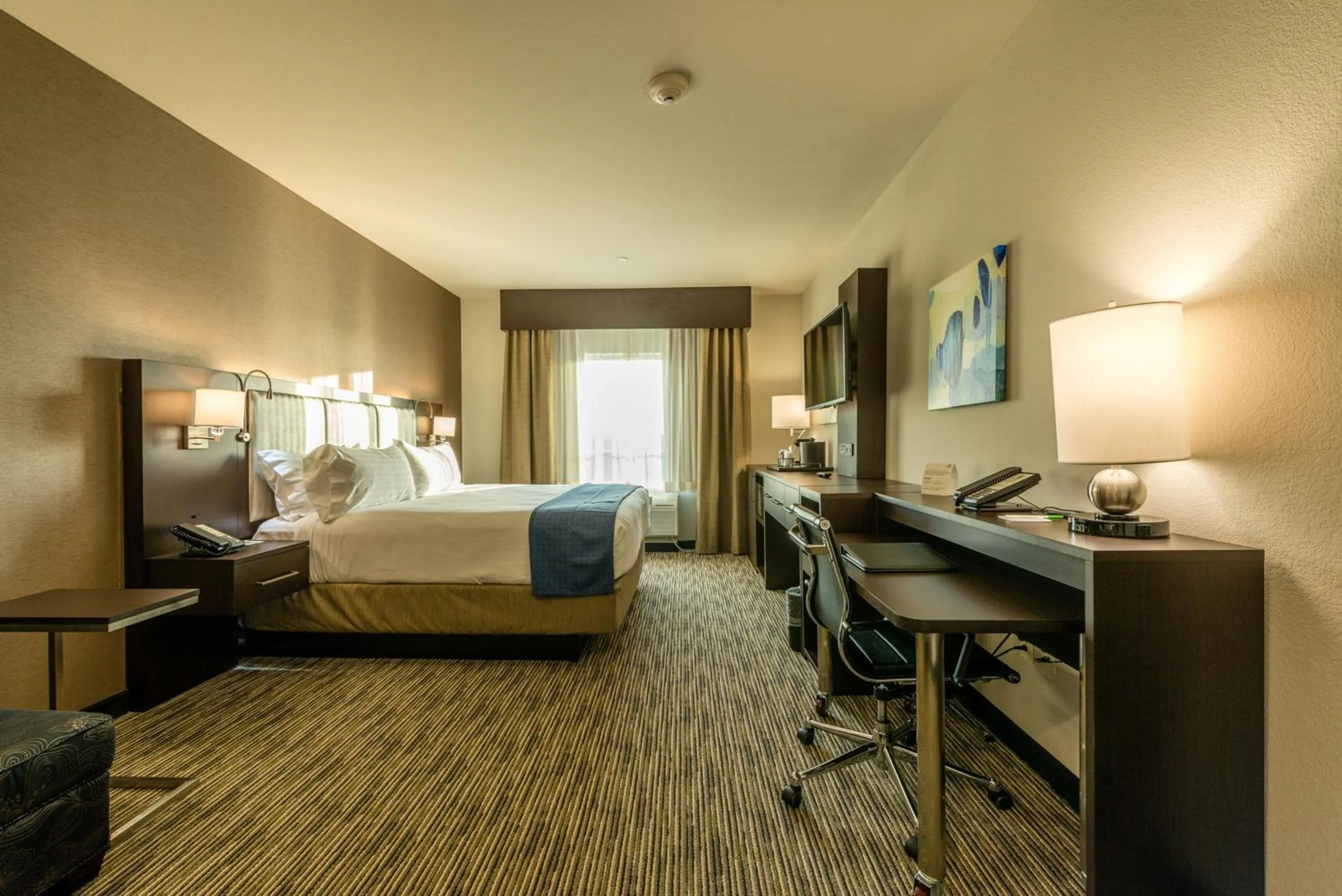 Photo of the whole room, Bed in Holiday Inn Austin Airport by IHG