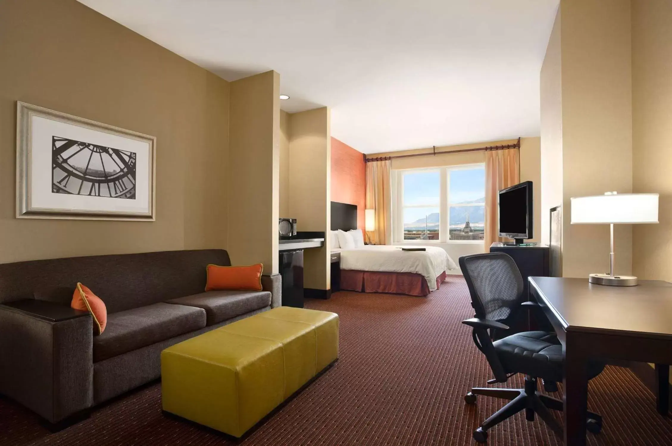 Living room, Seating Area in Hampton Inn and Suites Ogden