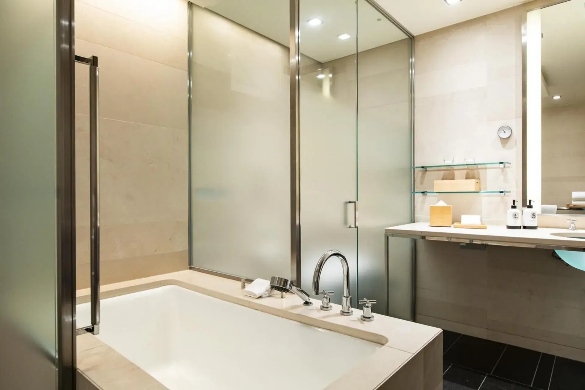 Bathroom in Four Seasons Hotel Tokyo at Marunouchi