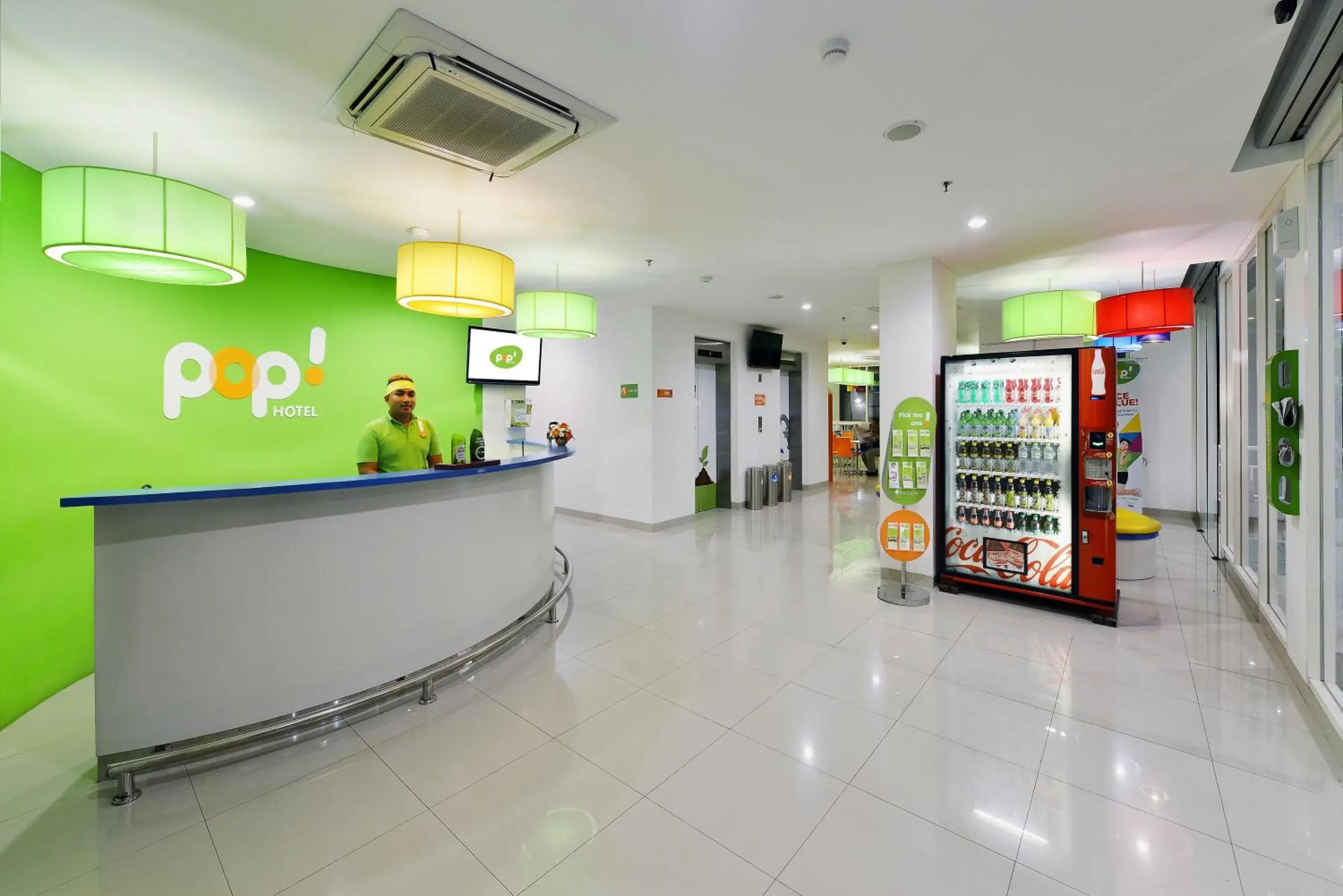 Lobby or reception in Pop! Hotel Malioboro