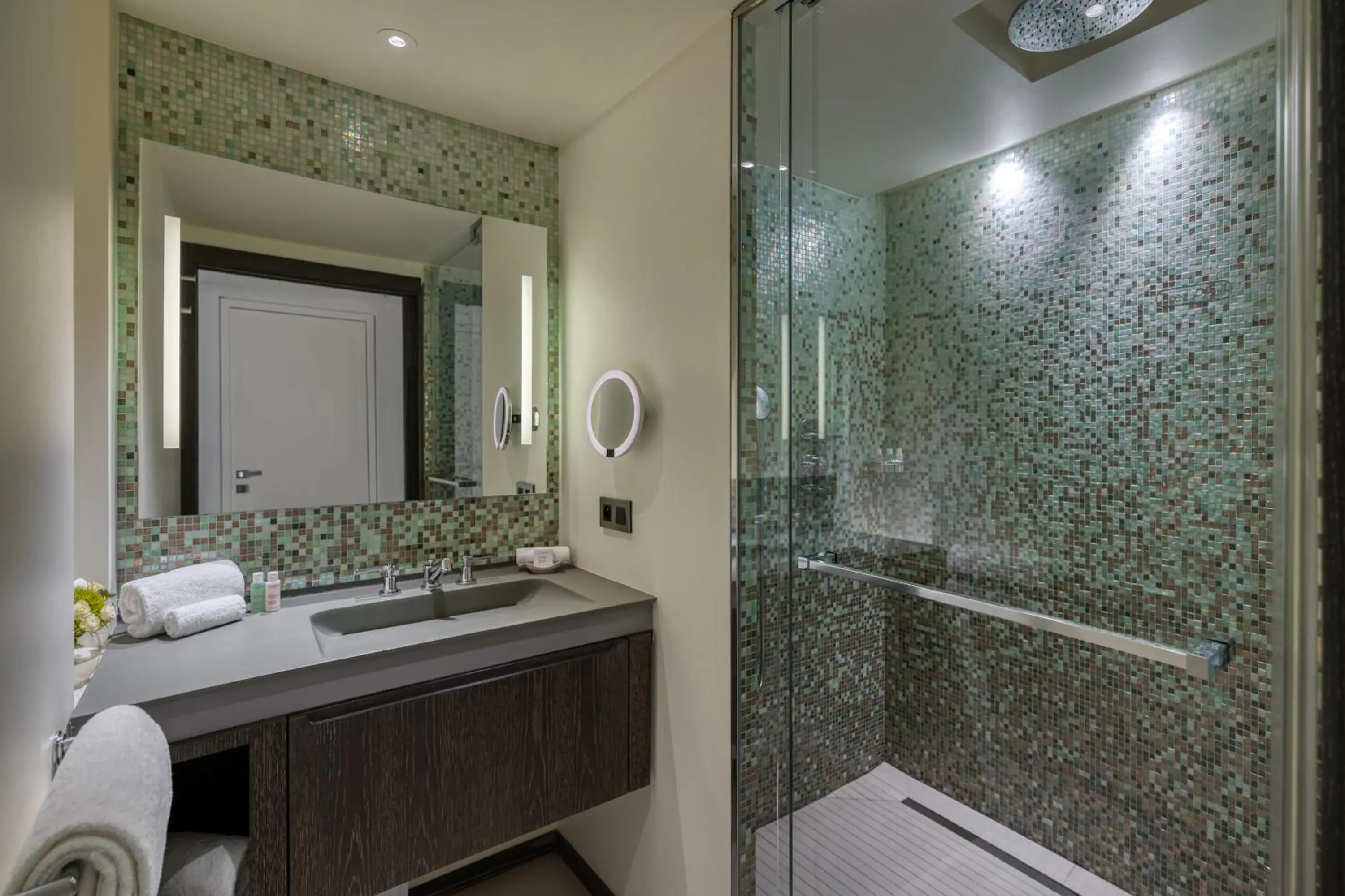 Shower, Bathroom in Hôtel de Paris Saint-Tropez