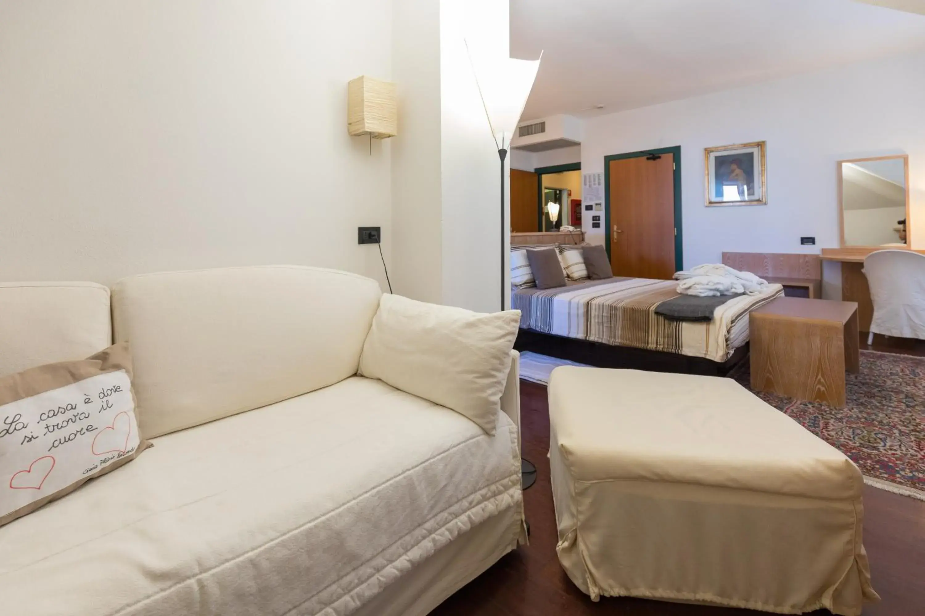 Bedroom, Seating Area in Hotel Logonovo