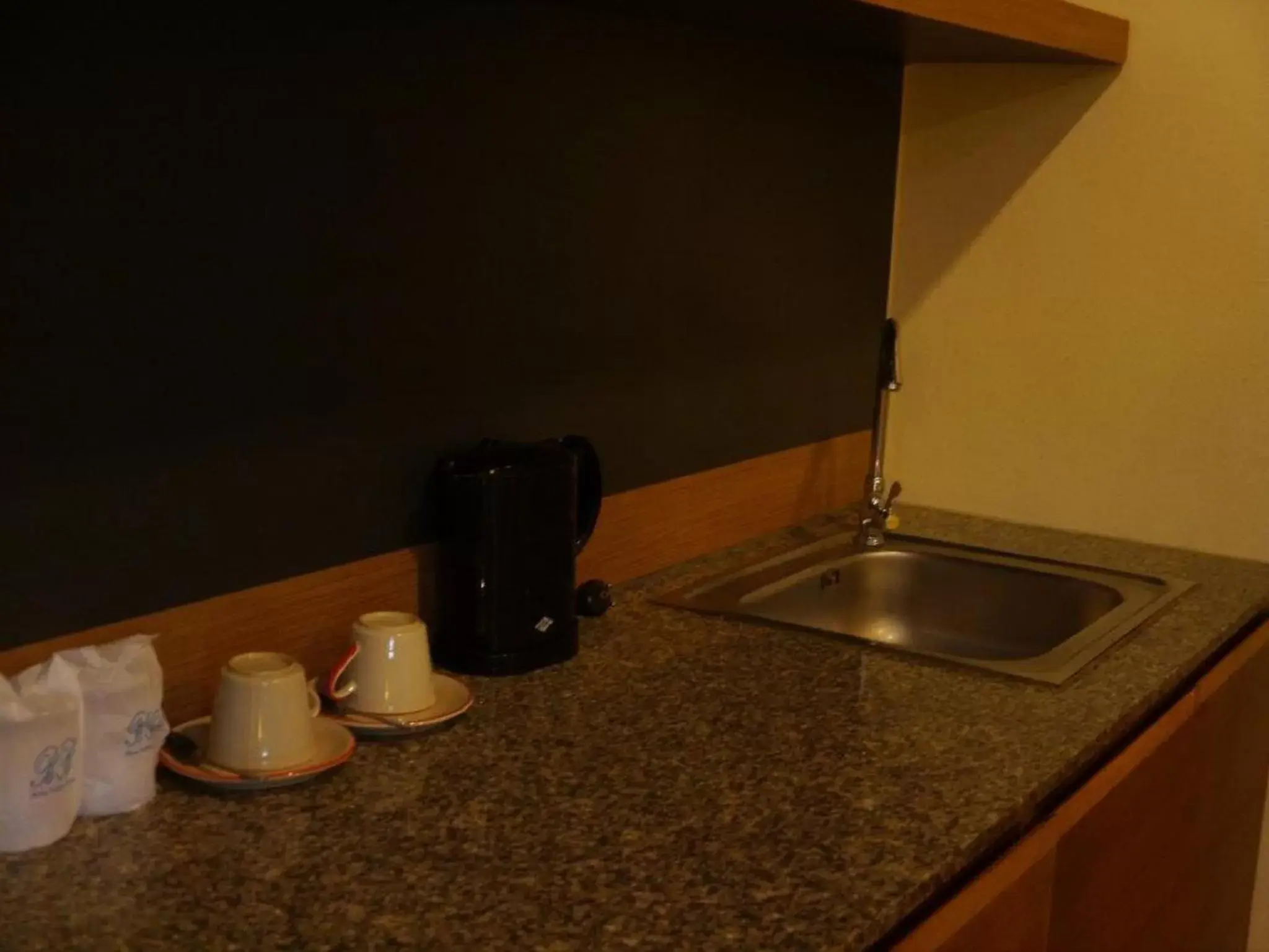 Coffee/tea facilities, Kitchen/Kitchenette in Baan Saikao Plaza Hotel & Service Apartment