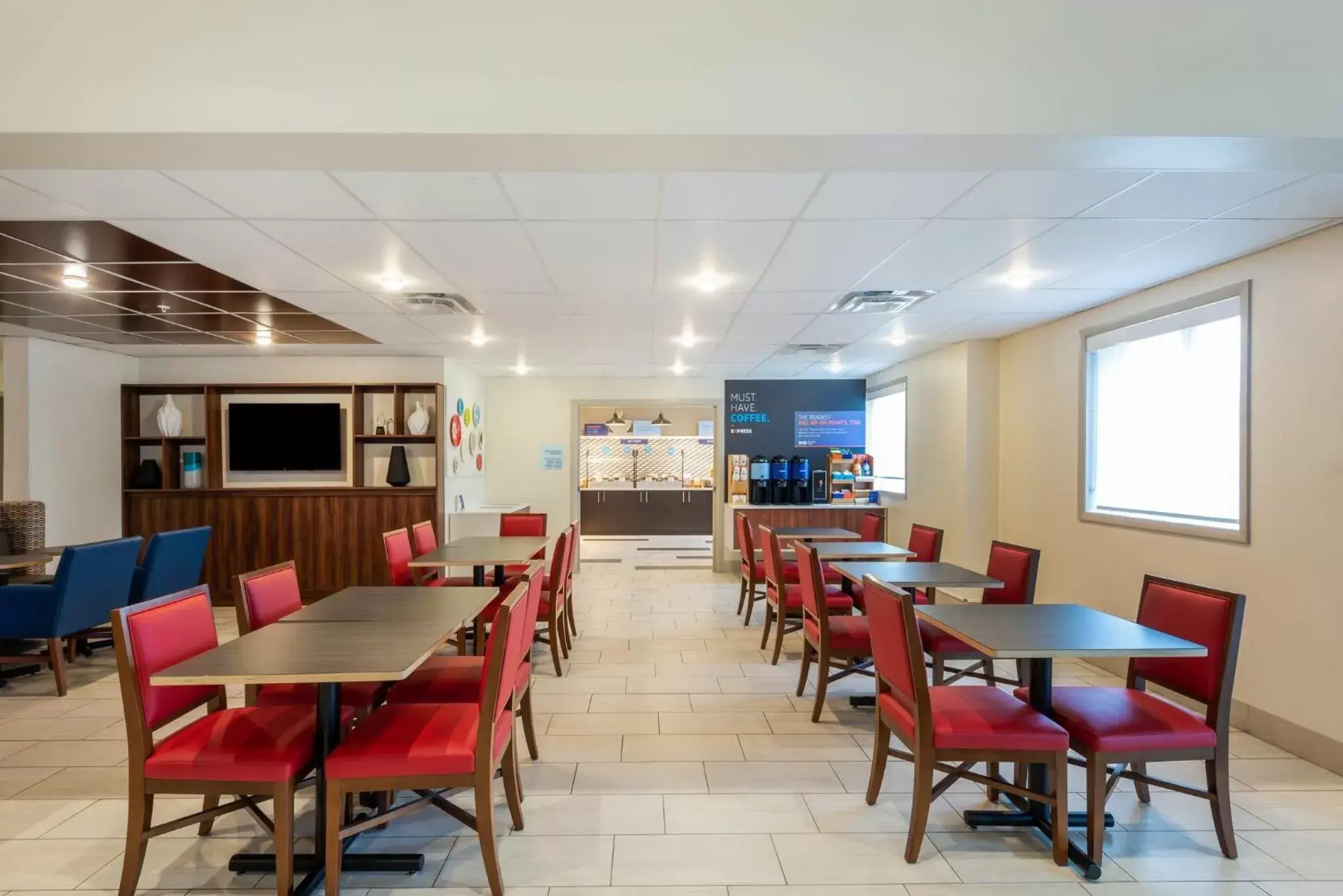 Breakfast, Restaurant/Places to Eat in Holiday Inn Express Cleveland - Vermilion, an IHG Hotel