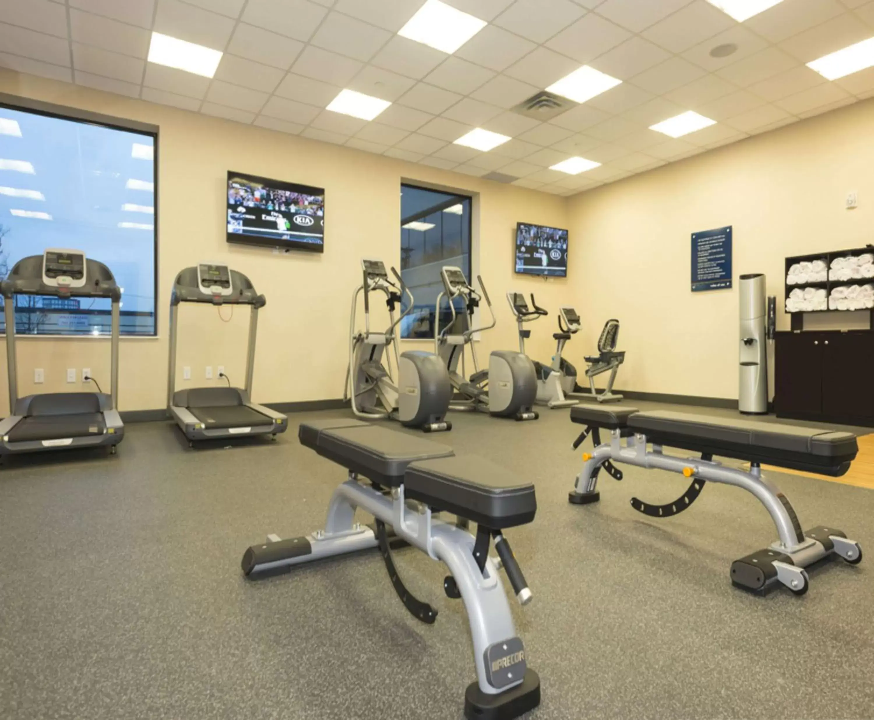 Fitness centre/facilities, Fitness Center/Facilities in Hampton Inn and Suites Minneapolis University Area, MN