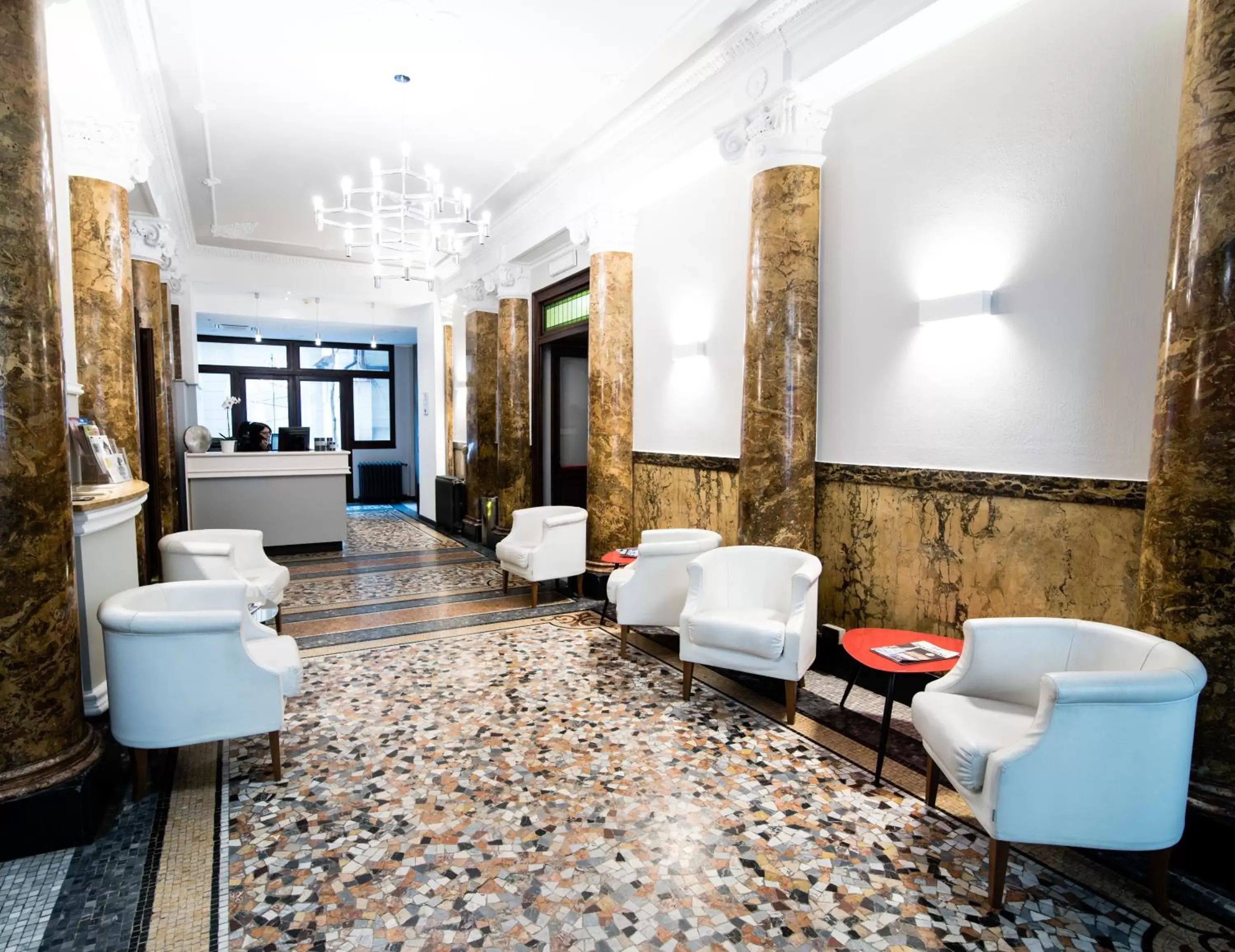Lobby or reception, Bathroom in Green Class Hotel Astoria
