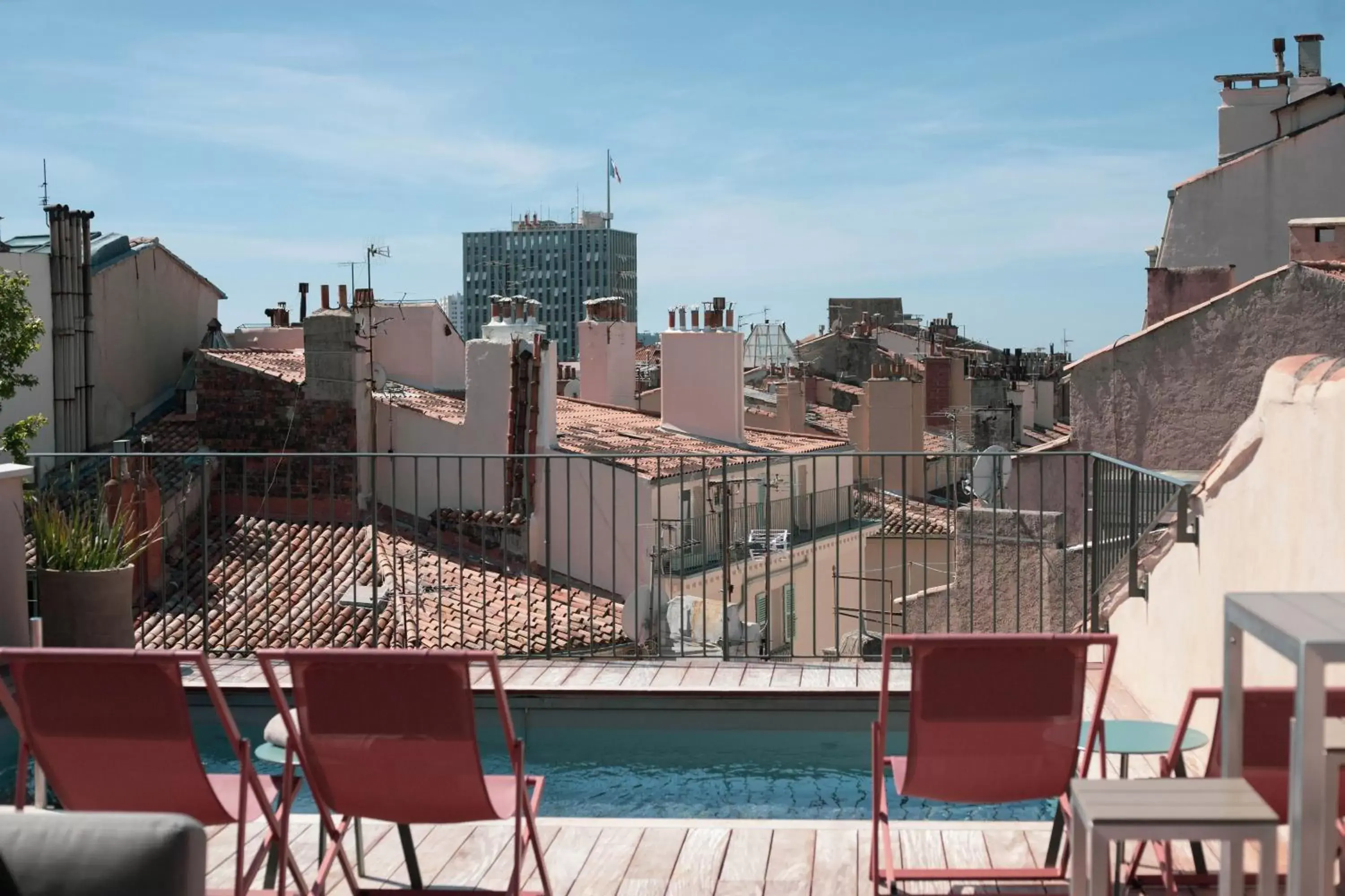 Swimming pool in Grand Hôtel Dauphiné, Boutique Hôtel & Suites