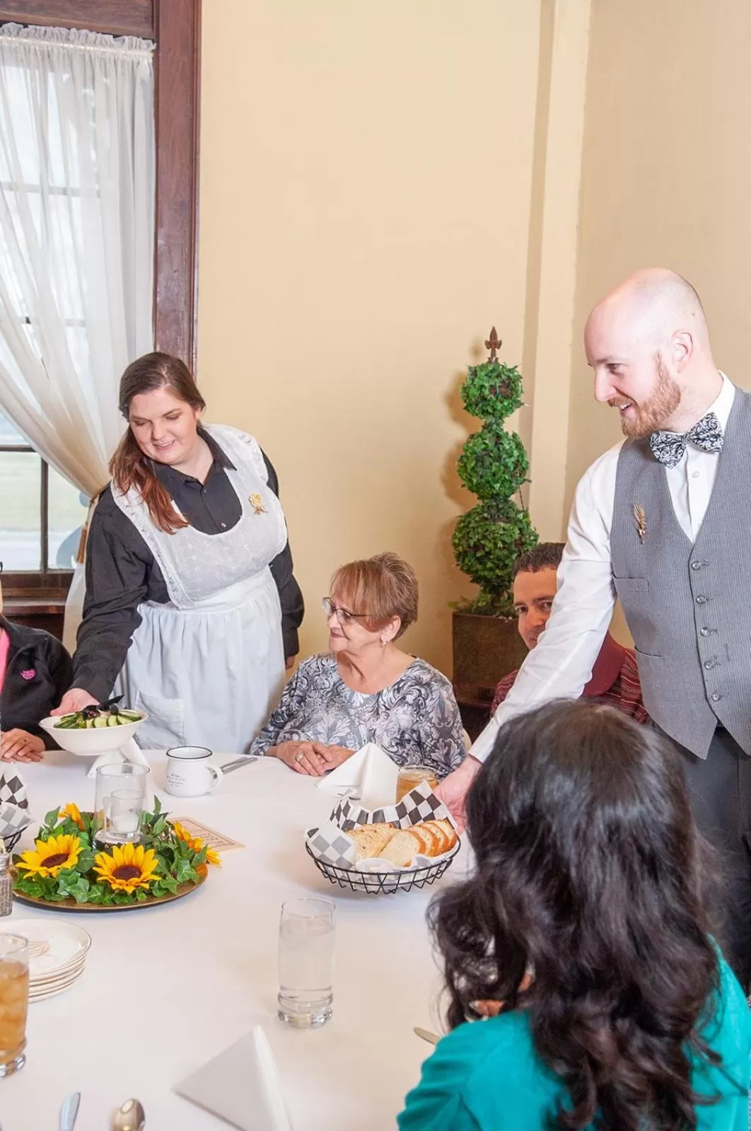 Restaurant/places to eat in The Historic Wolf Hotel