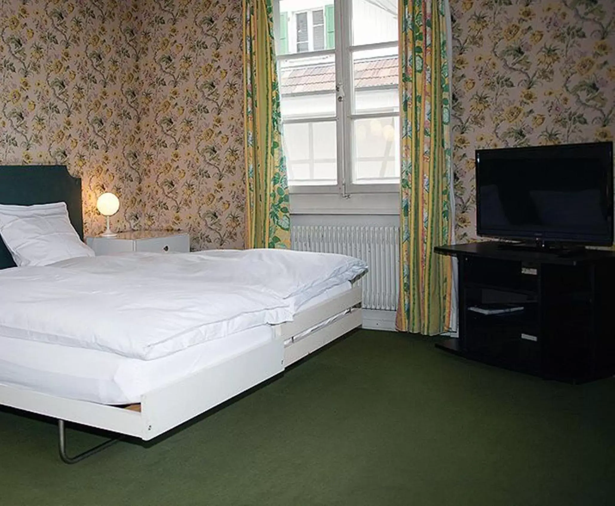 Day, Bed in Hotel Gasthof Kreuz