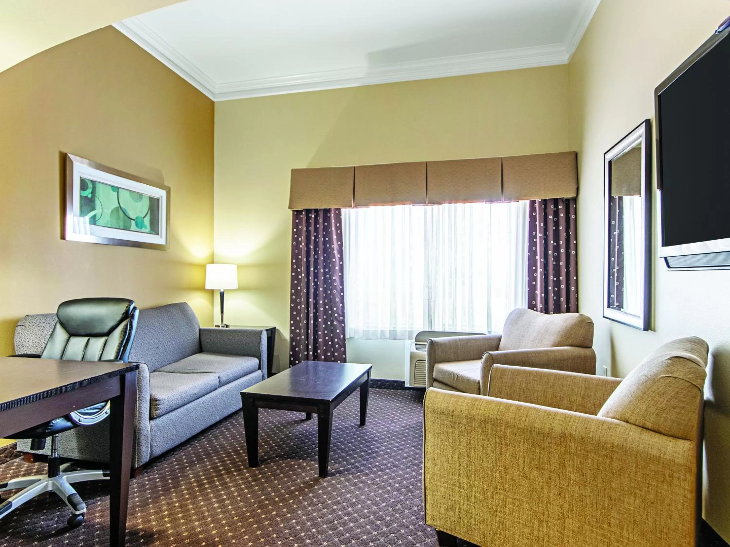 TV and multimedia in La Quinta by Wyndham Houston New Caney