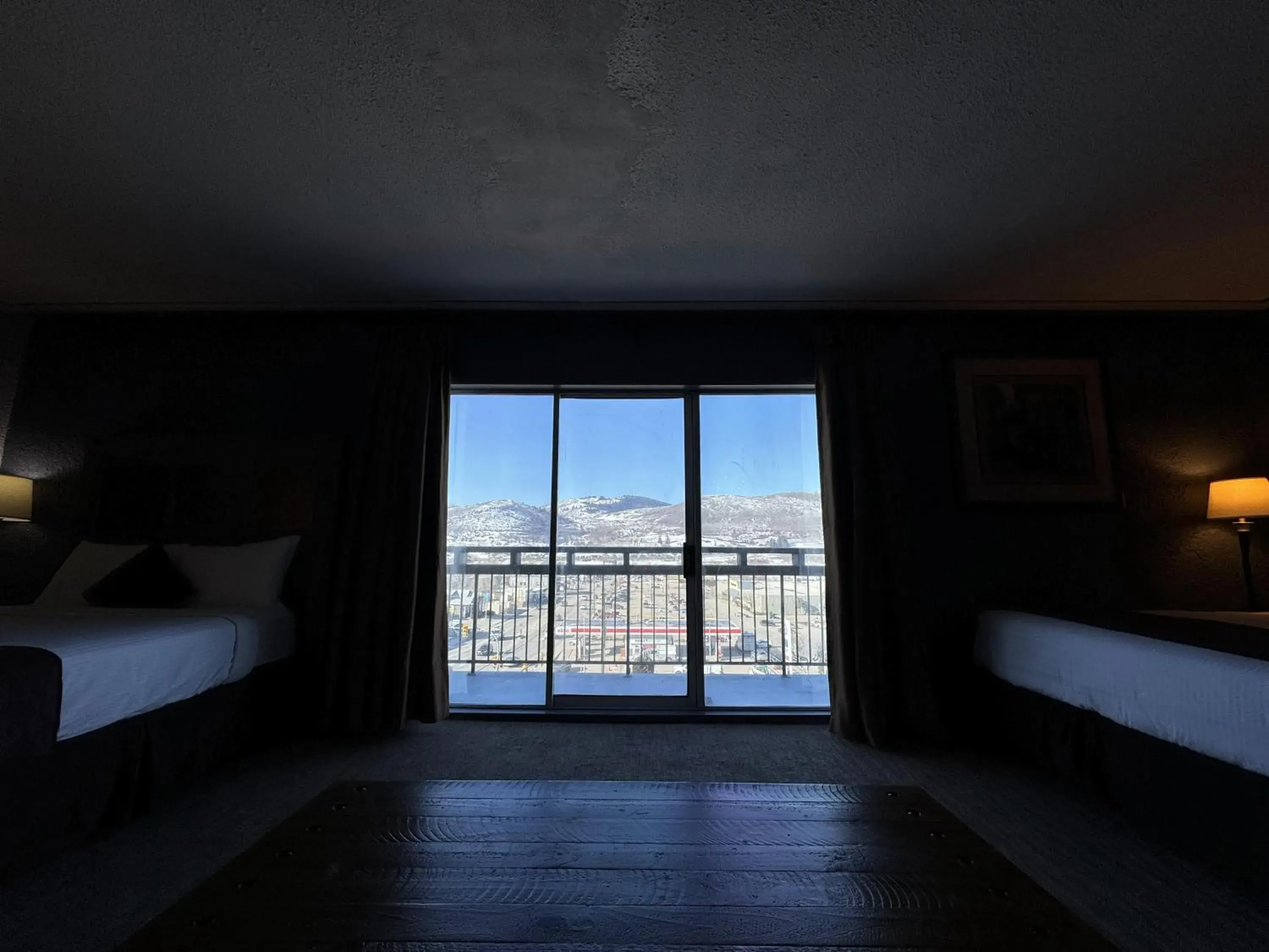 Balcony/Terrace in DIVYA SUTRA Riviera Plaza and Conference Centre, Vernon, BC