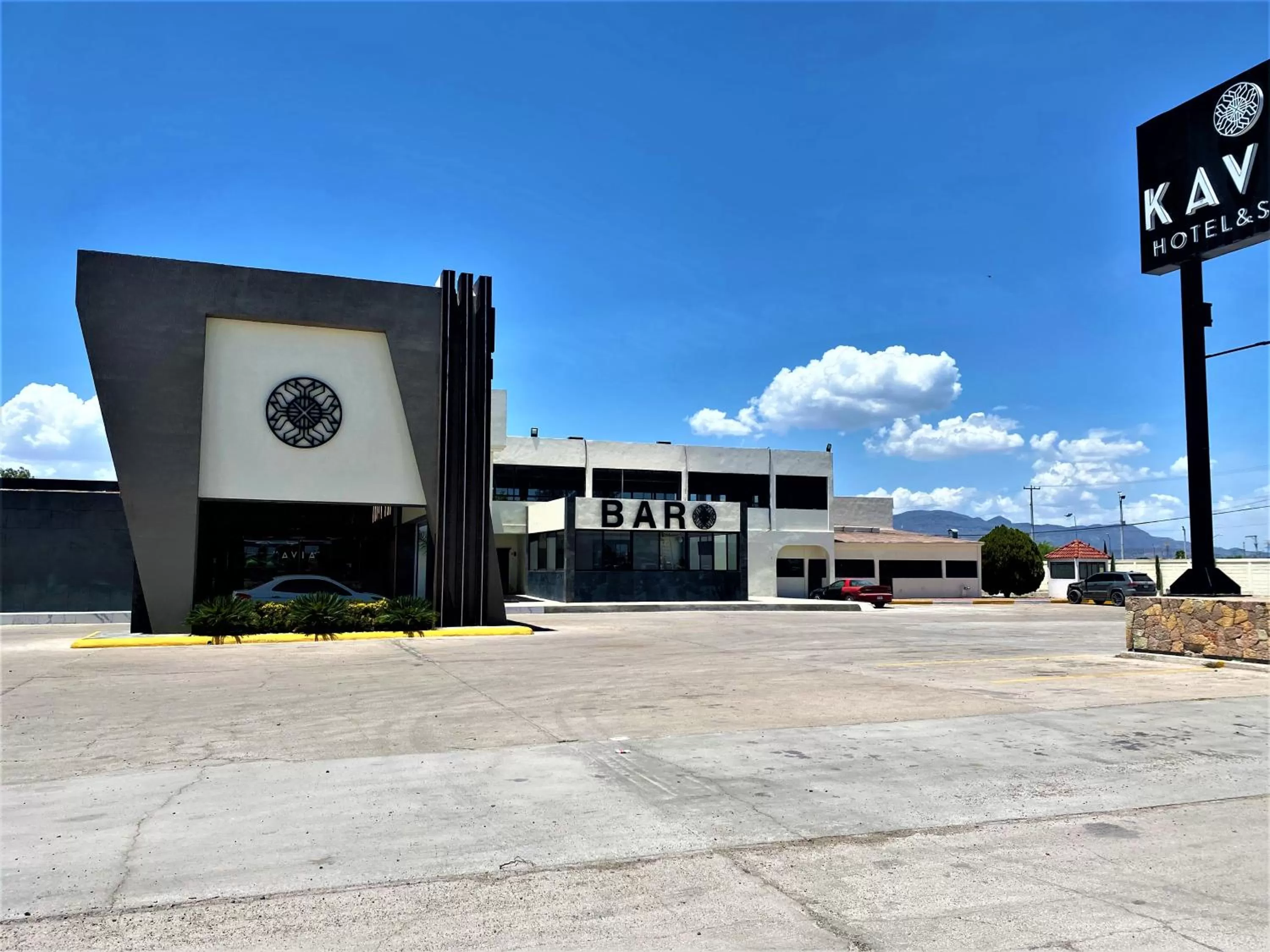 Property building in KAVIA MEOQUI HOTEL & SUITES