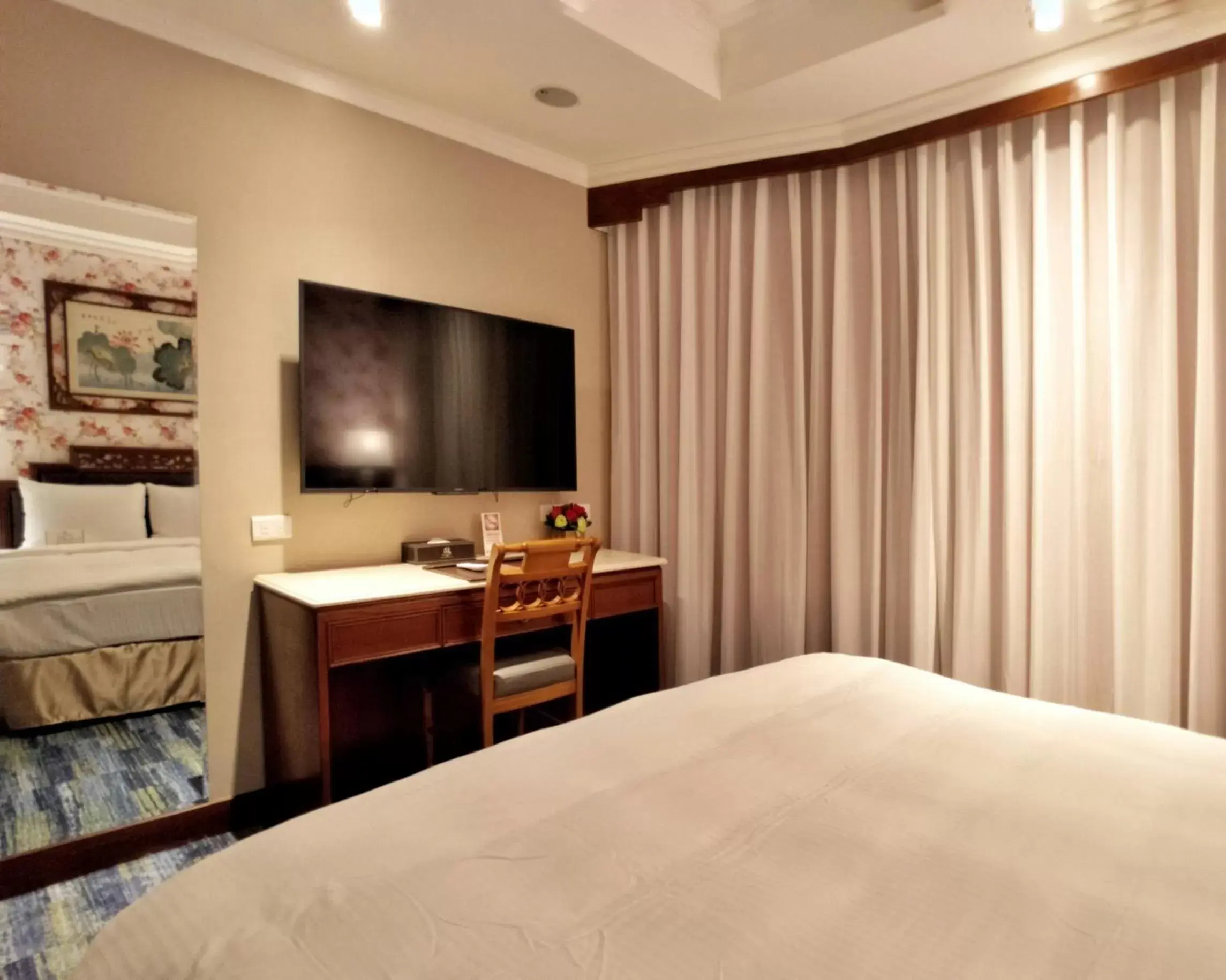 Bedroom, TV/Entertainment Center in Beauty Hotels - Star Beauty Resort