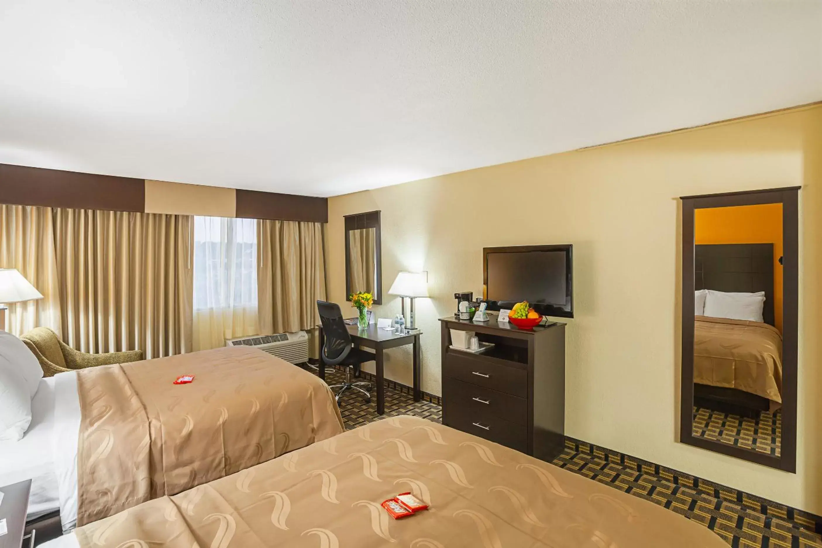 Deluxe Queen Room with Two Queen Beds - Non-Smoking in Quality Inn & Suites Cincinnati Downtown