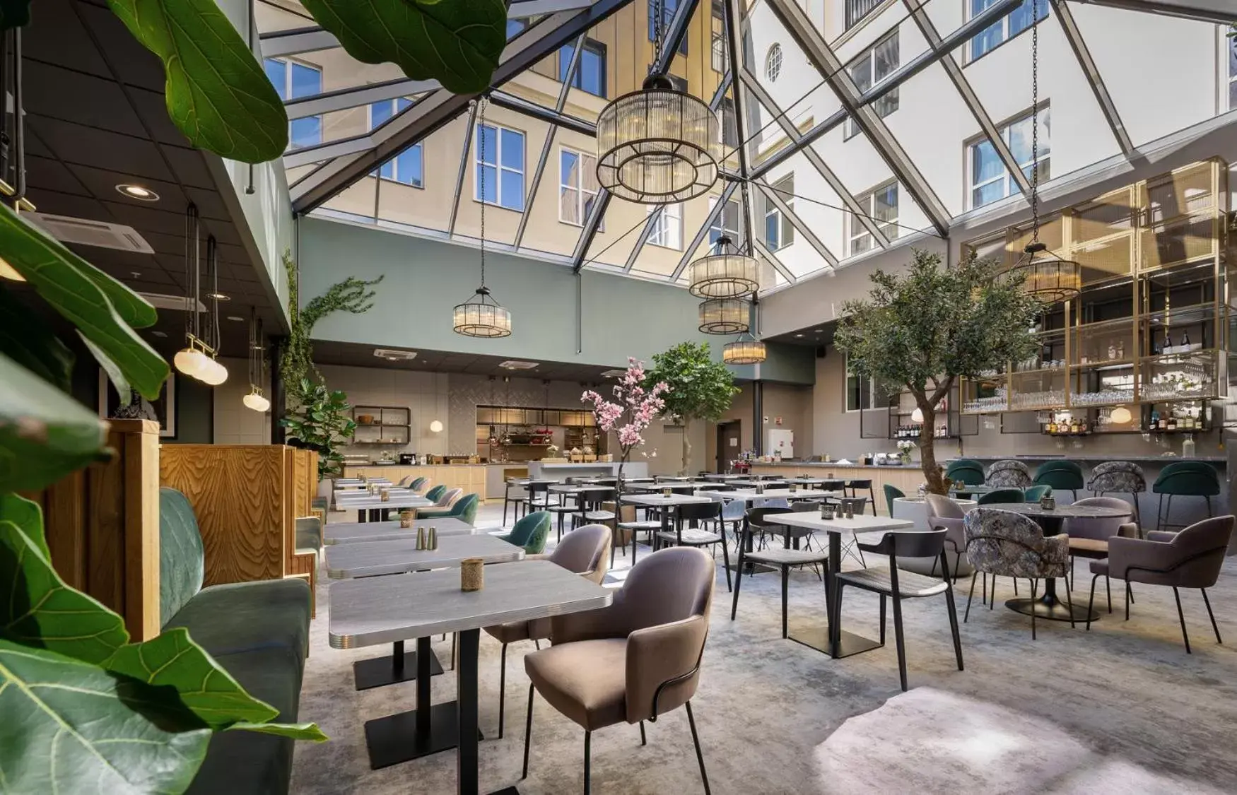 Restaurant/places to eat in Karl Johan Hotel Restaurant/places to eat in Karl Johan Hotel