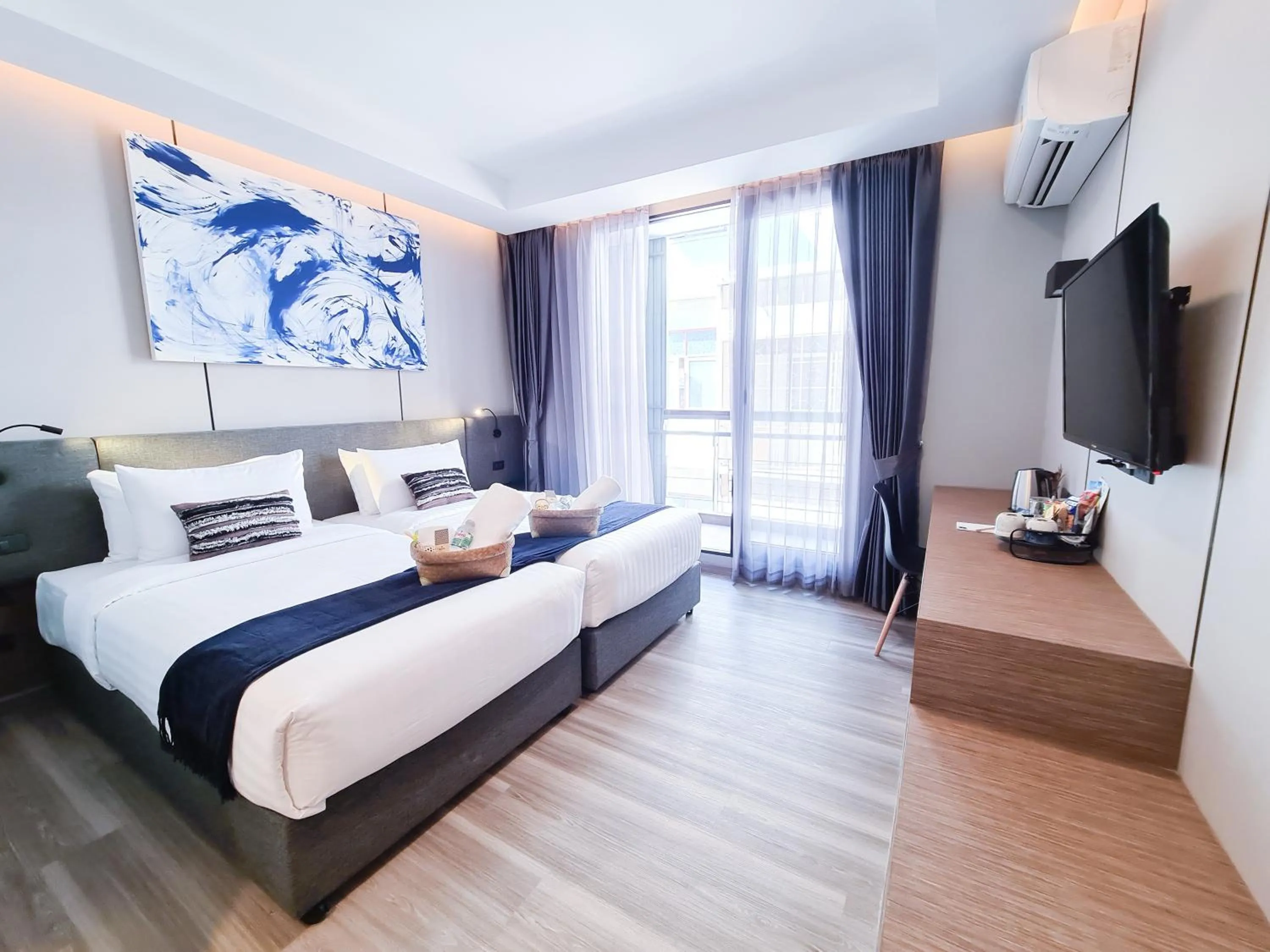 TV and multimedia, Bed in SOVA Hotel Bangkok