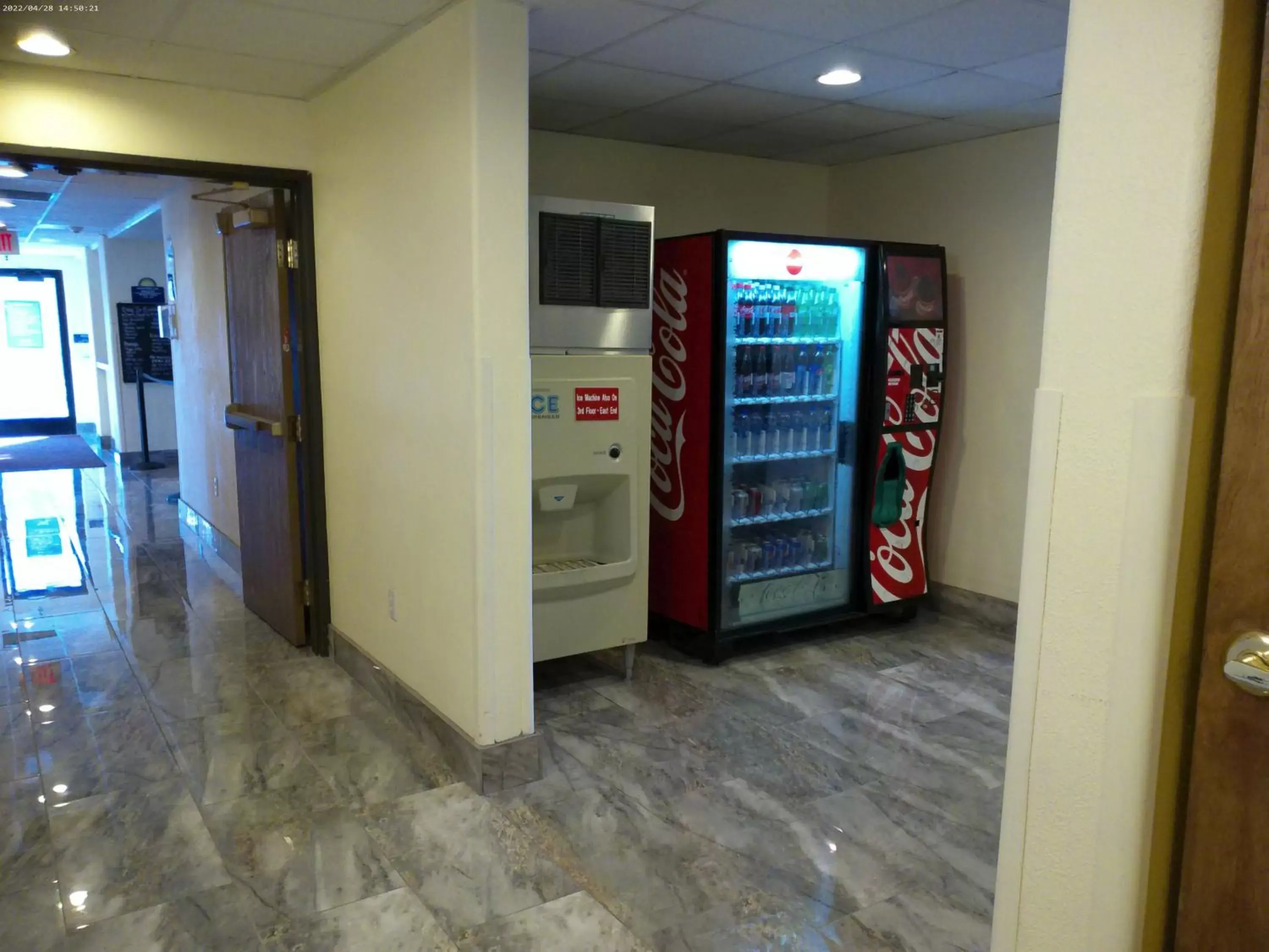 vending machine, Supermarket/Shops in Days Inn & Suites by Wyndham Tucson/Marana