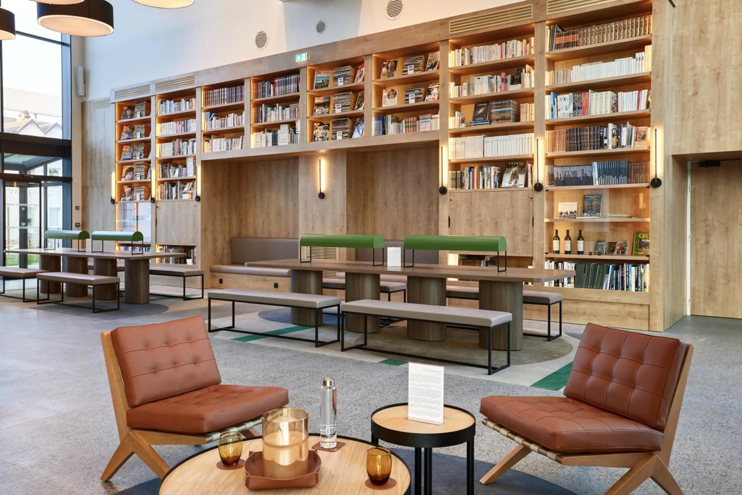 Library in ibis Styles La Roche-sur-Yon