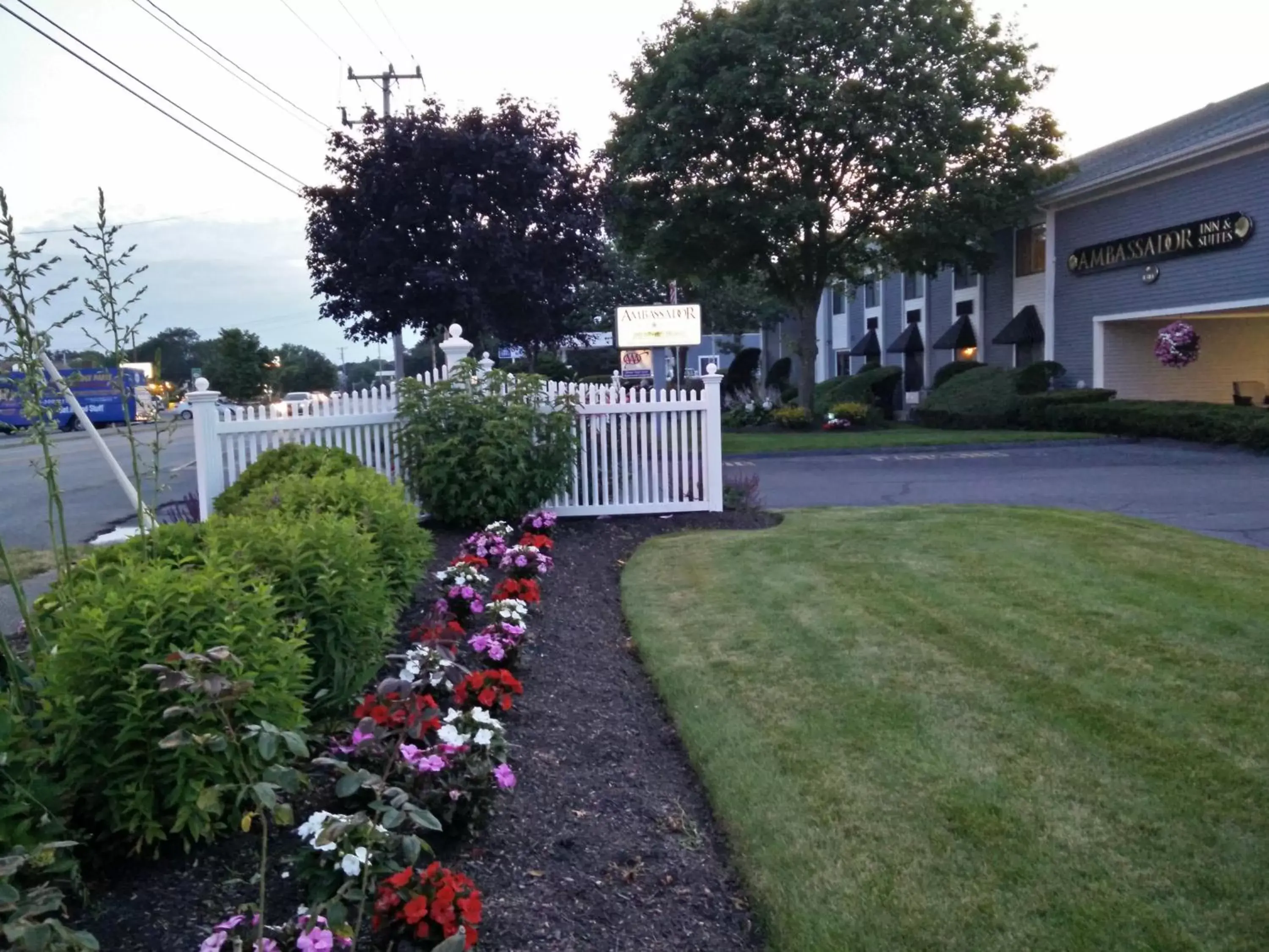 Garden view, Garden in Ambassador Inn and Suites