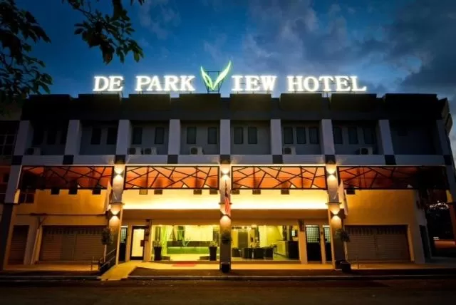 Facade/entrance in De Parkview Hotel