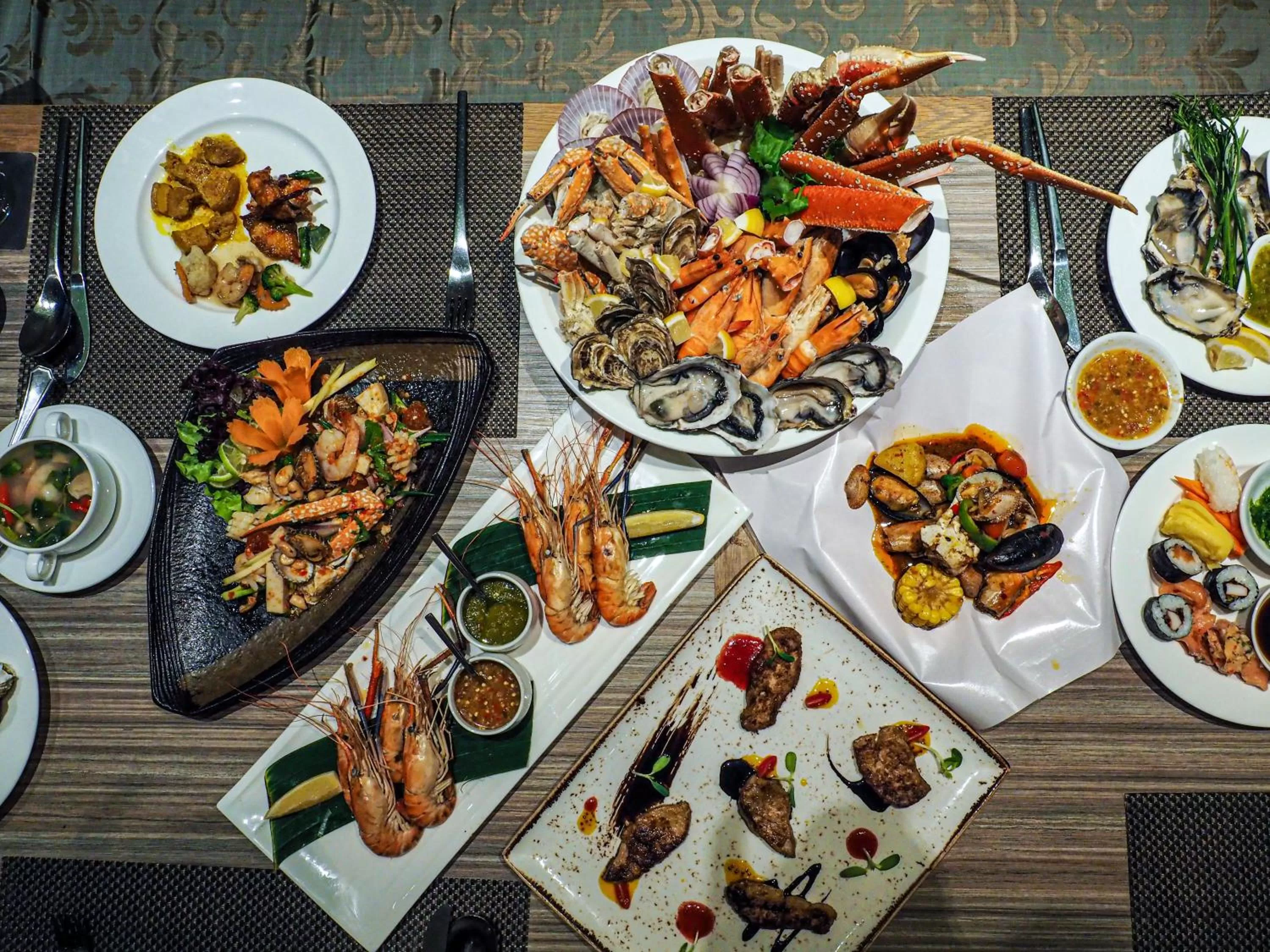 Food and drinks in Swissotel Bangkok Ratchada