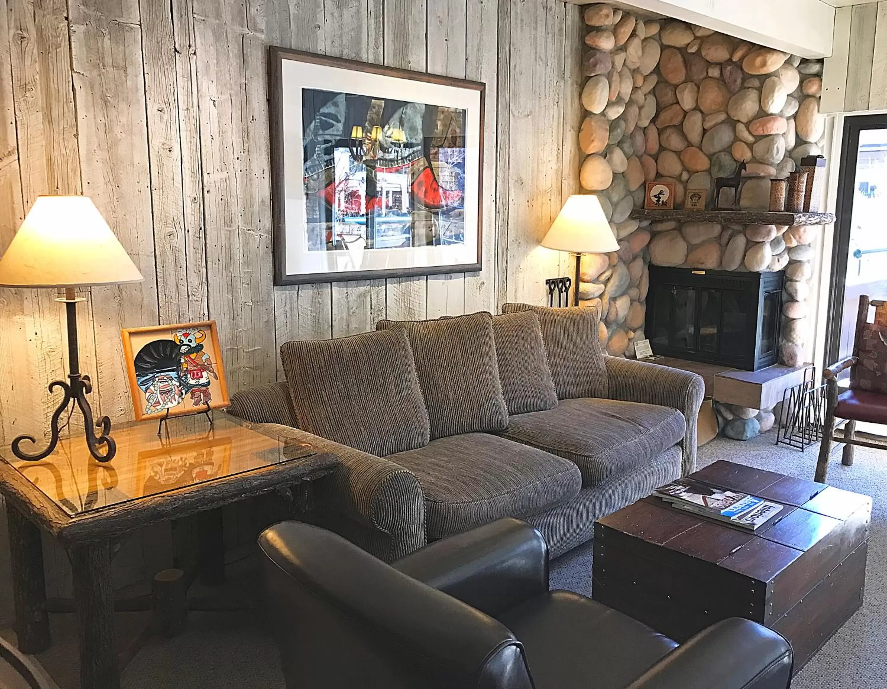 Seating Area in Aspen Square Condominium Hotel