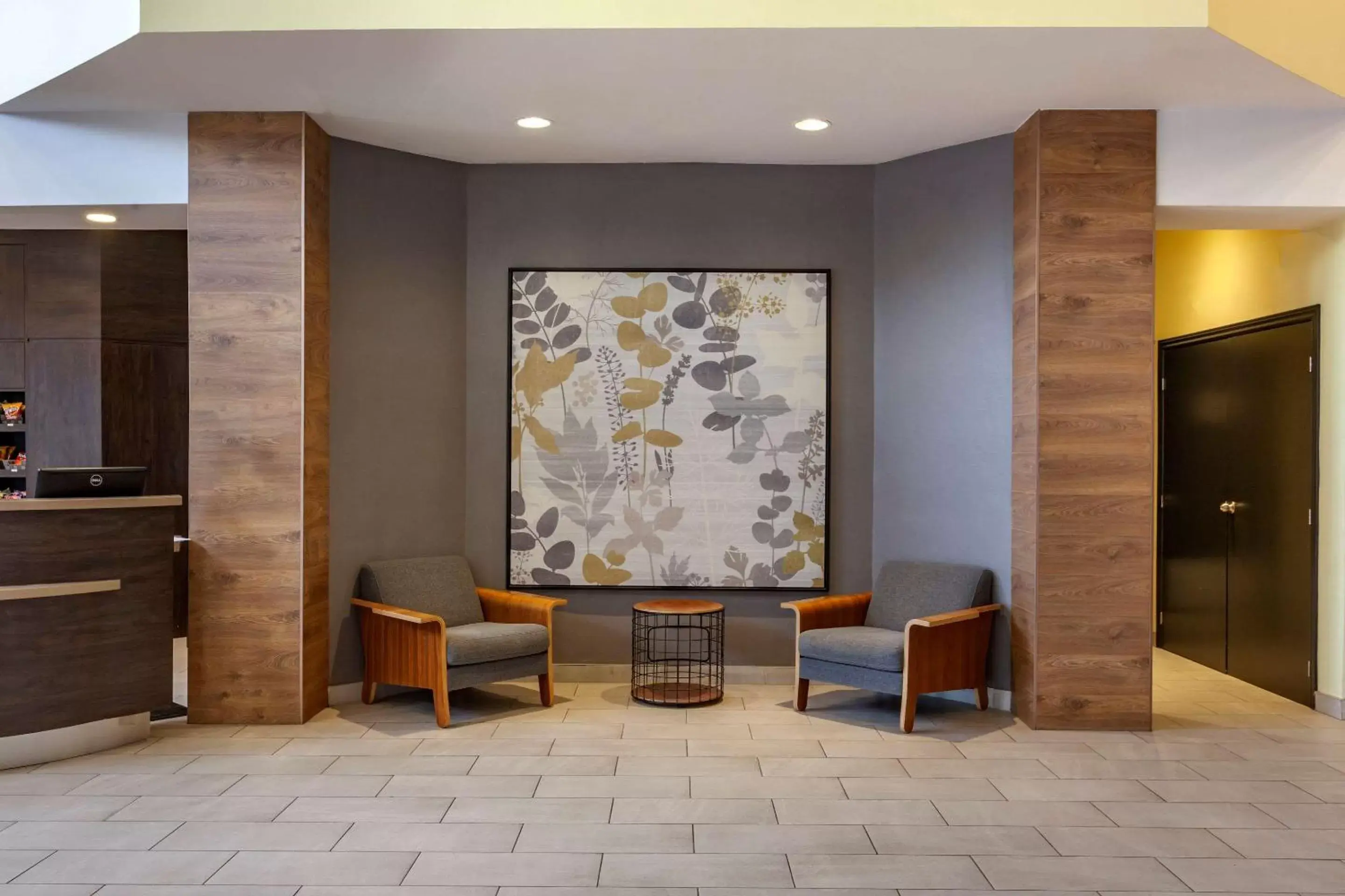 Lobby or reception, Seating Area in Quality Inn Airport West