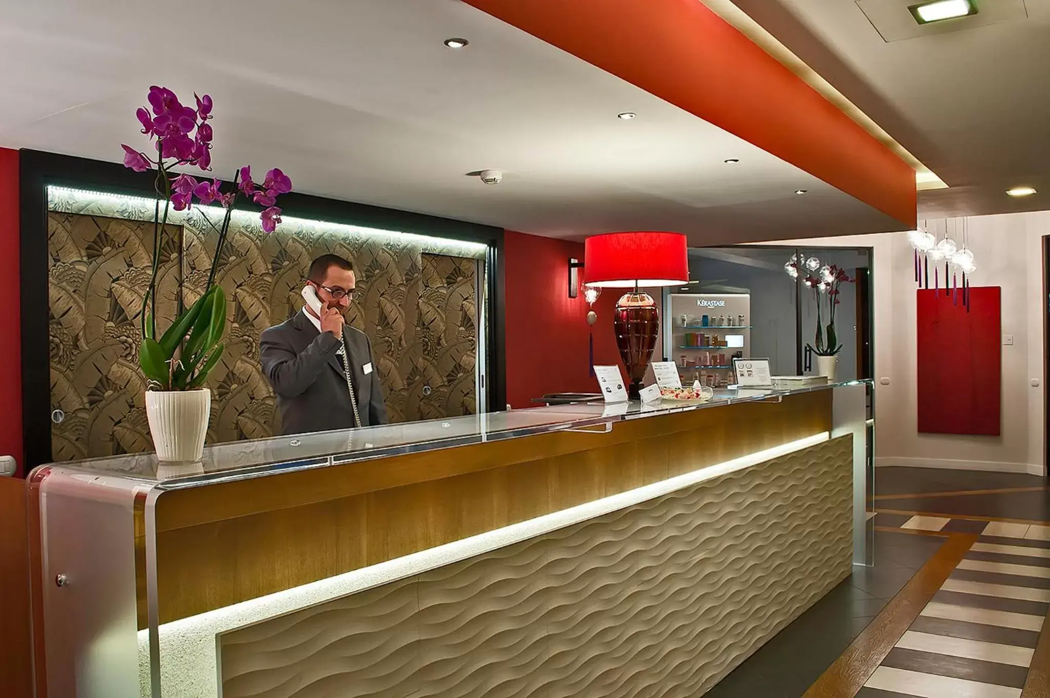 Staff, Lobby/Reception in Hotel Caravel