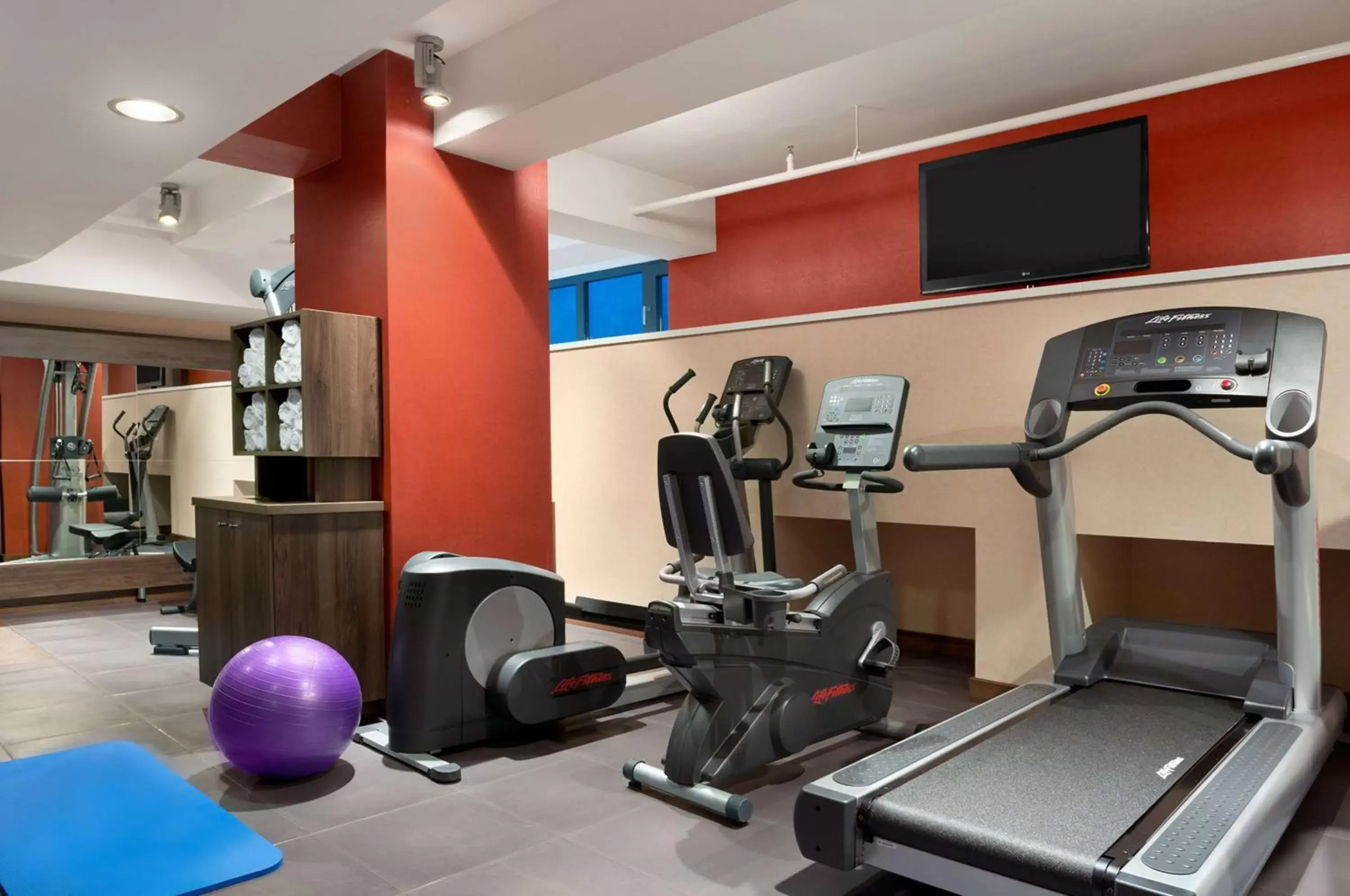 Fitness centre/facilities, Fitness Center/Facilities in Hampton by Hilton Cluj-Napoca