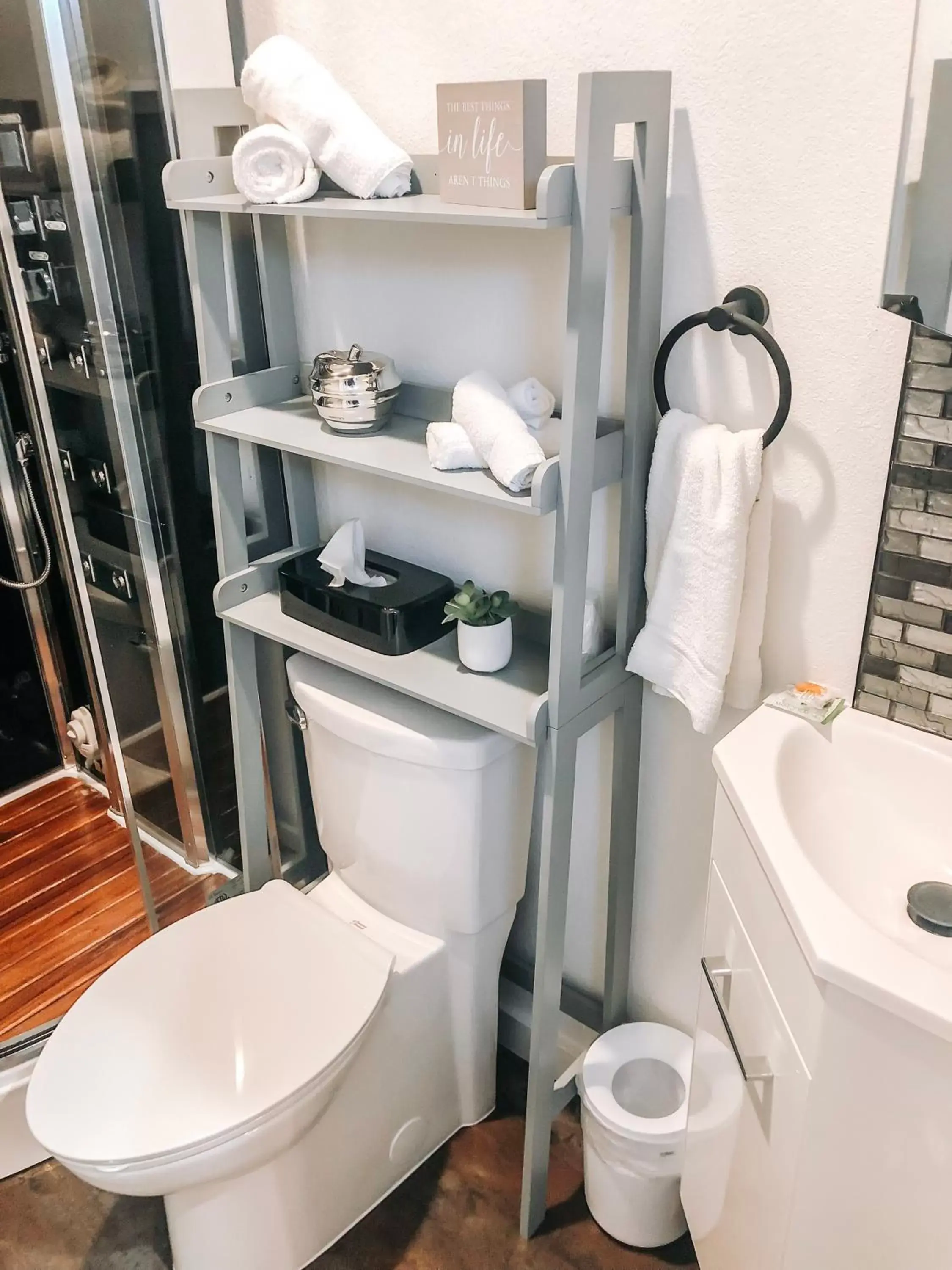 Bathroom in EO Bungalows, Black Hills