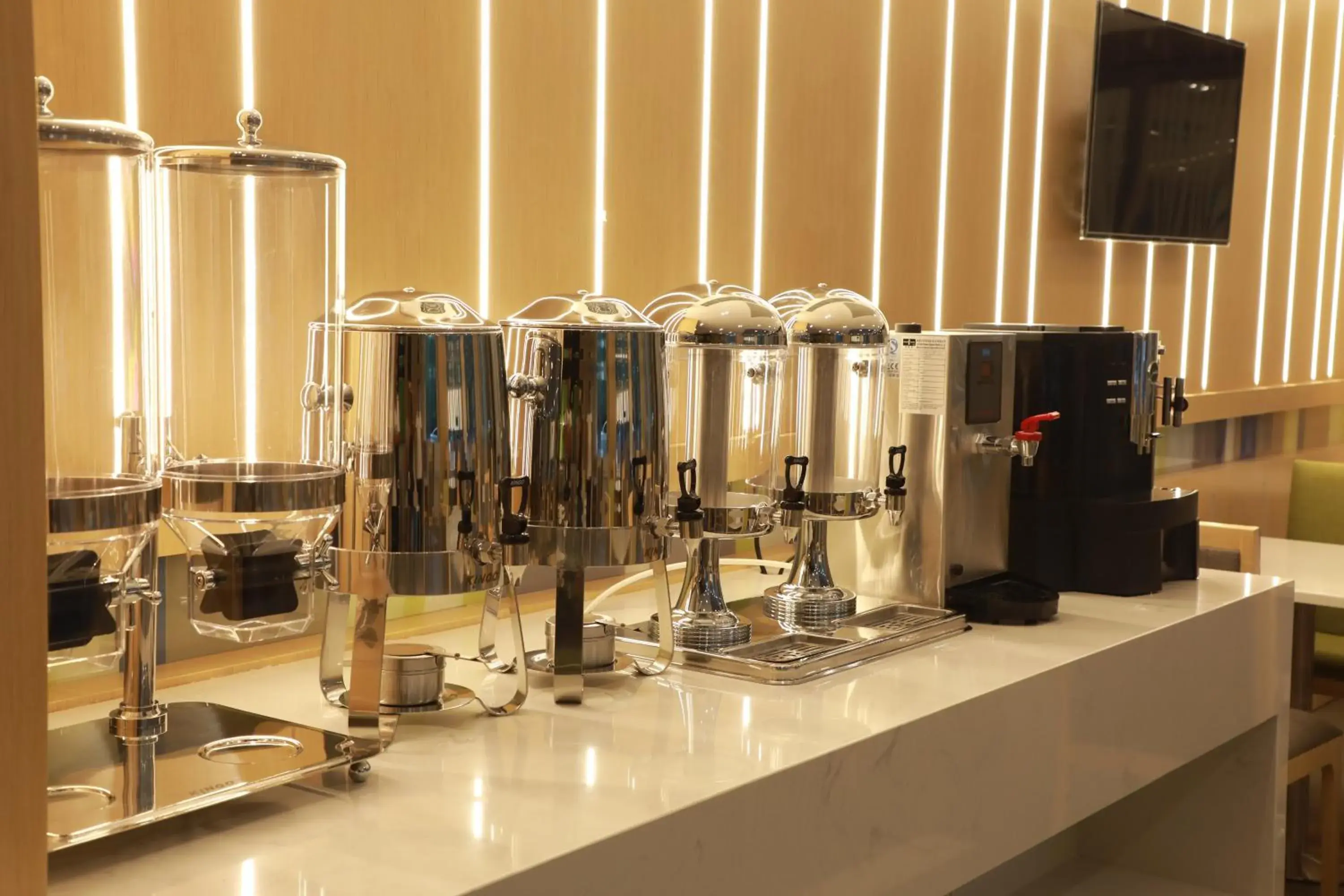 Restaurant/places to eat in Holiday Inn Express Shijiazhuang Heping by IHG Restaurant/places to eat in Holiday Inn Express Shijiazhuang Heping by IHG