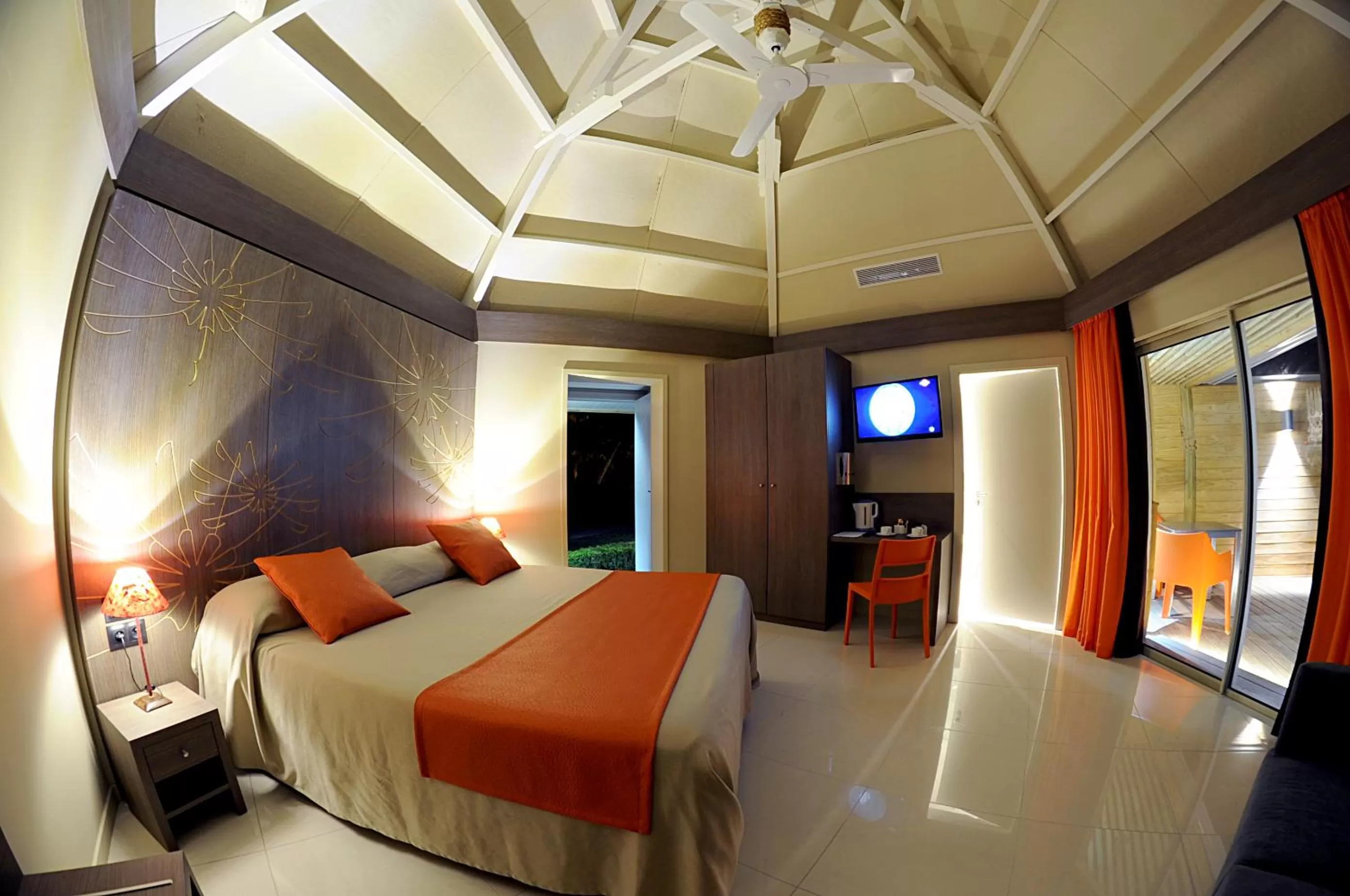 Bed in Hotel Koulnoue Village